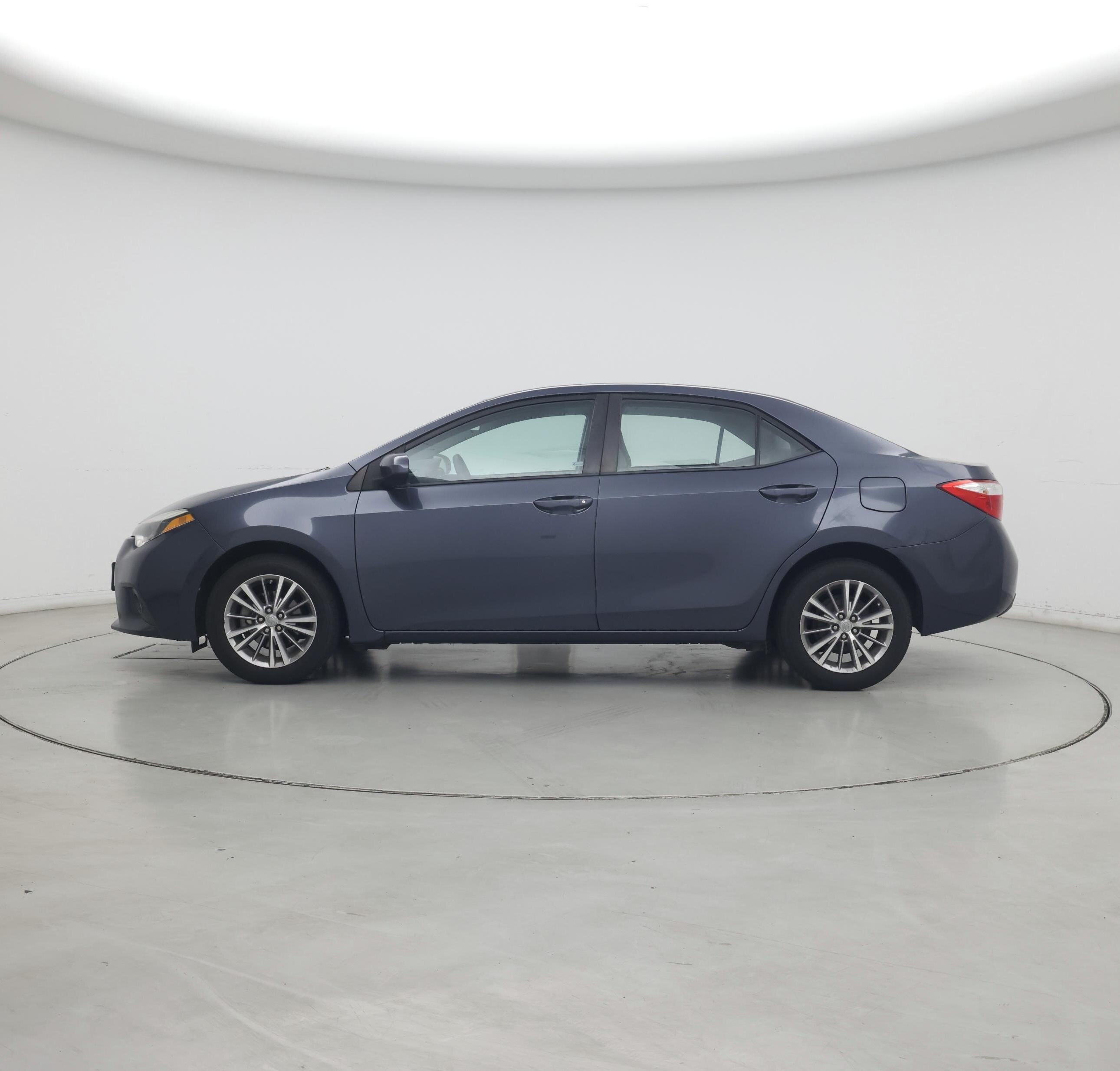 Thumbnail: 2015 Toyota Corolla - 3