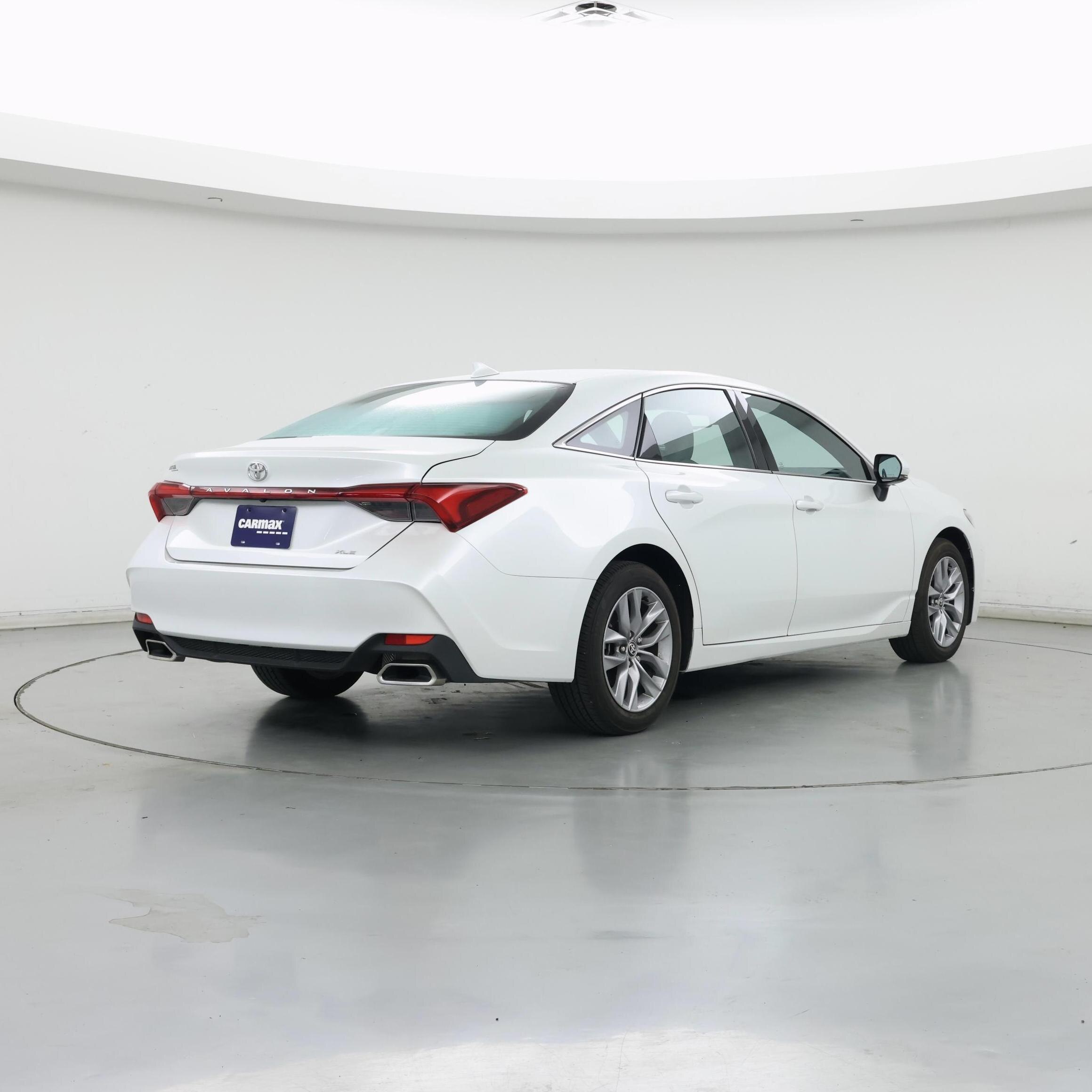 Thumbnail: 2022 Toyota Avalon - 8