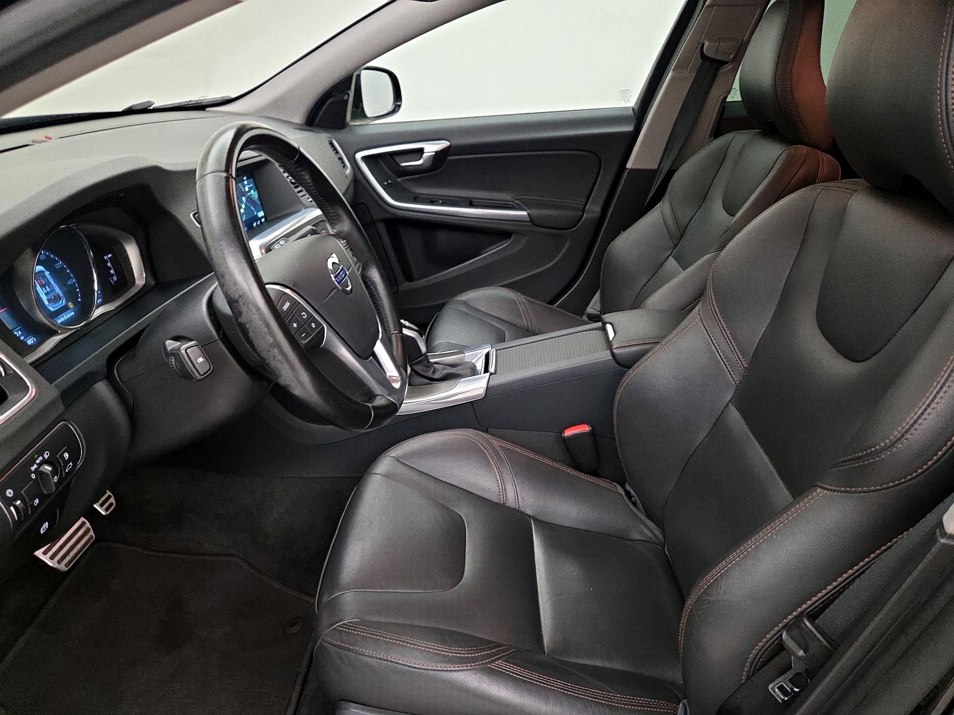 Thumbnail: 2016 Volvo S60 - 11