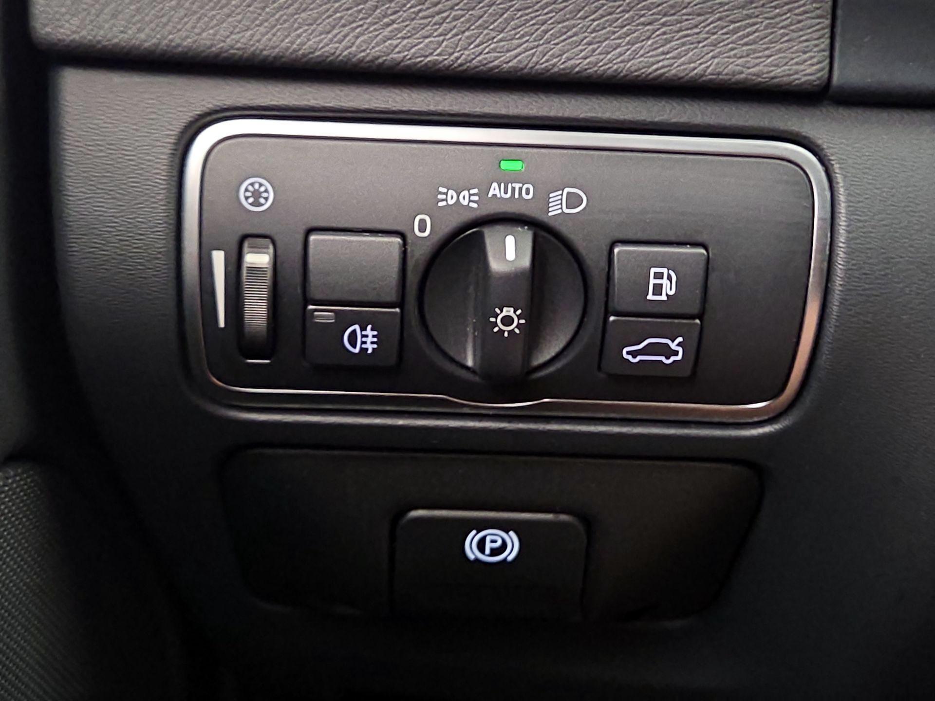 Thumbnail: 2016 Volvo S60 - 13