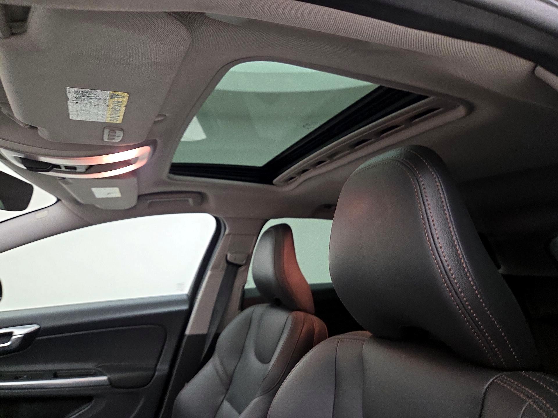 Thumbnail: 2016 Volvo S60 - 20