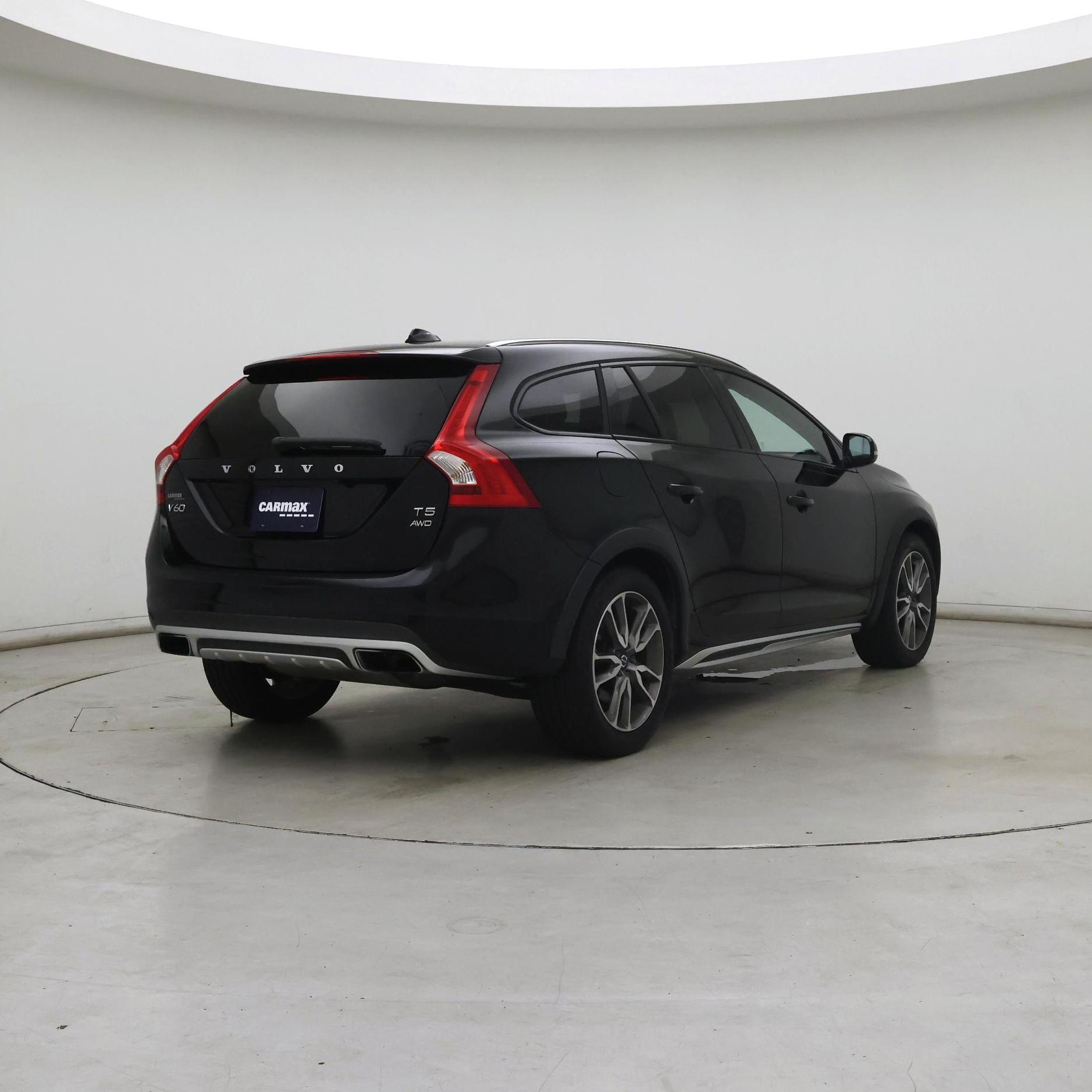 Thumbnail: 2016 Volvo S60 - 8