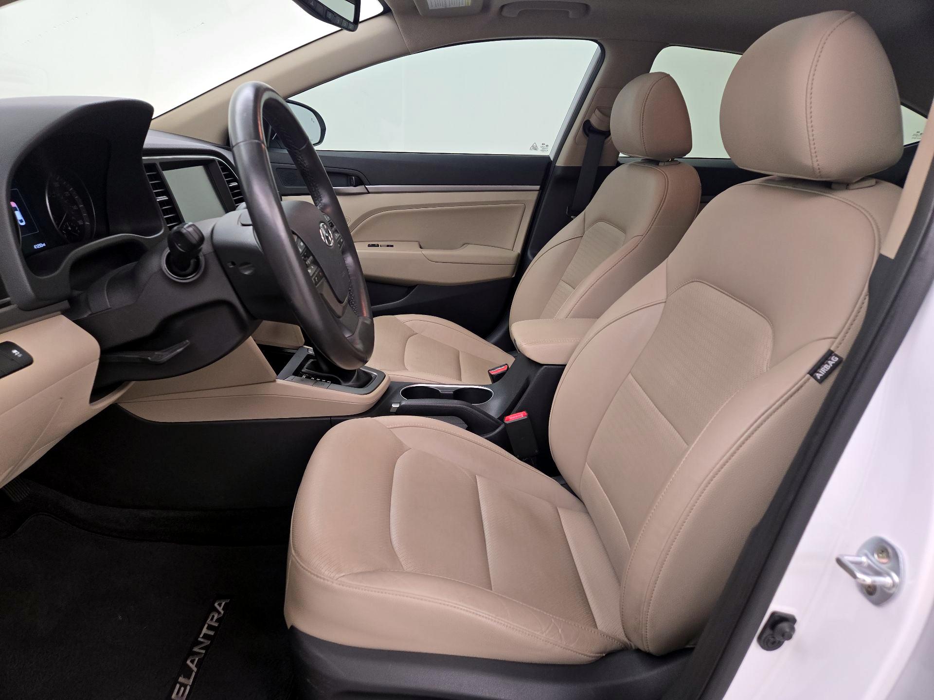 Thumbnail: 2017 Hyundai Elantra - 11