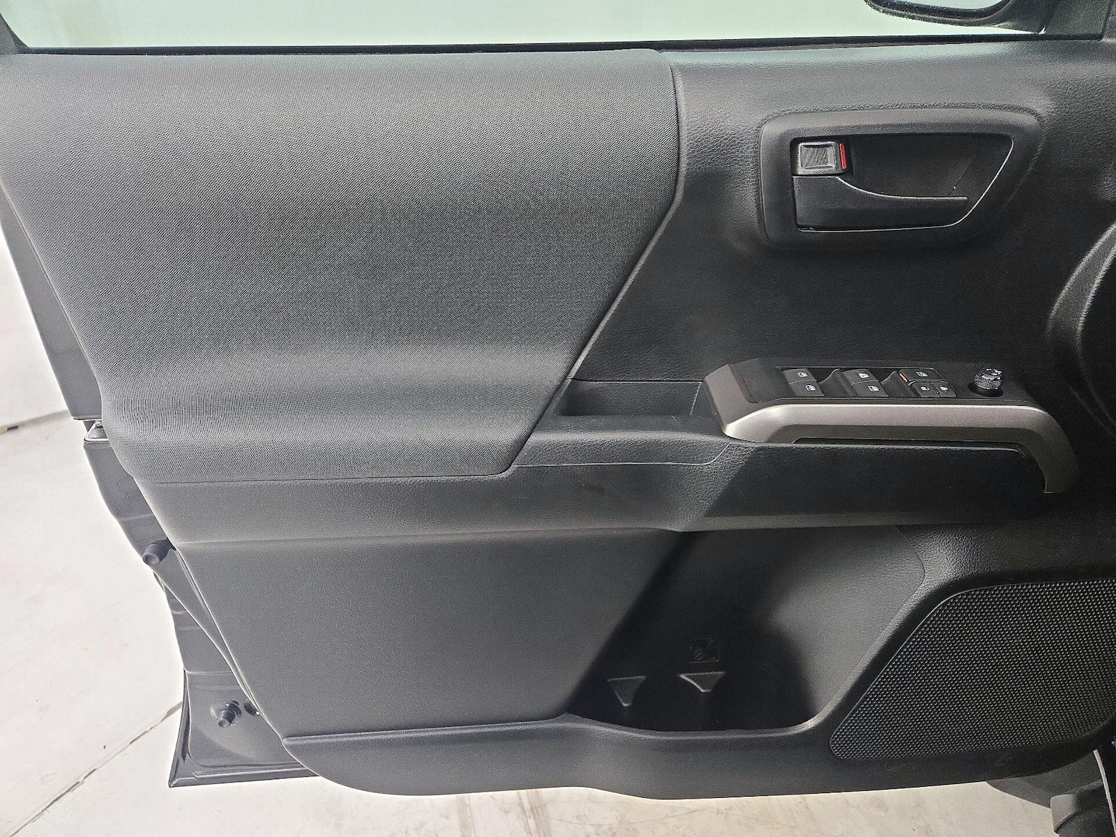 2021 Toyota Tacoma SR5 - Photo 13