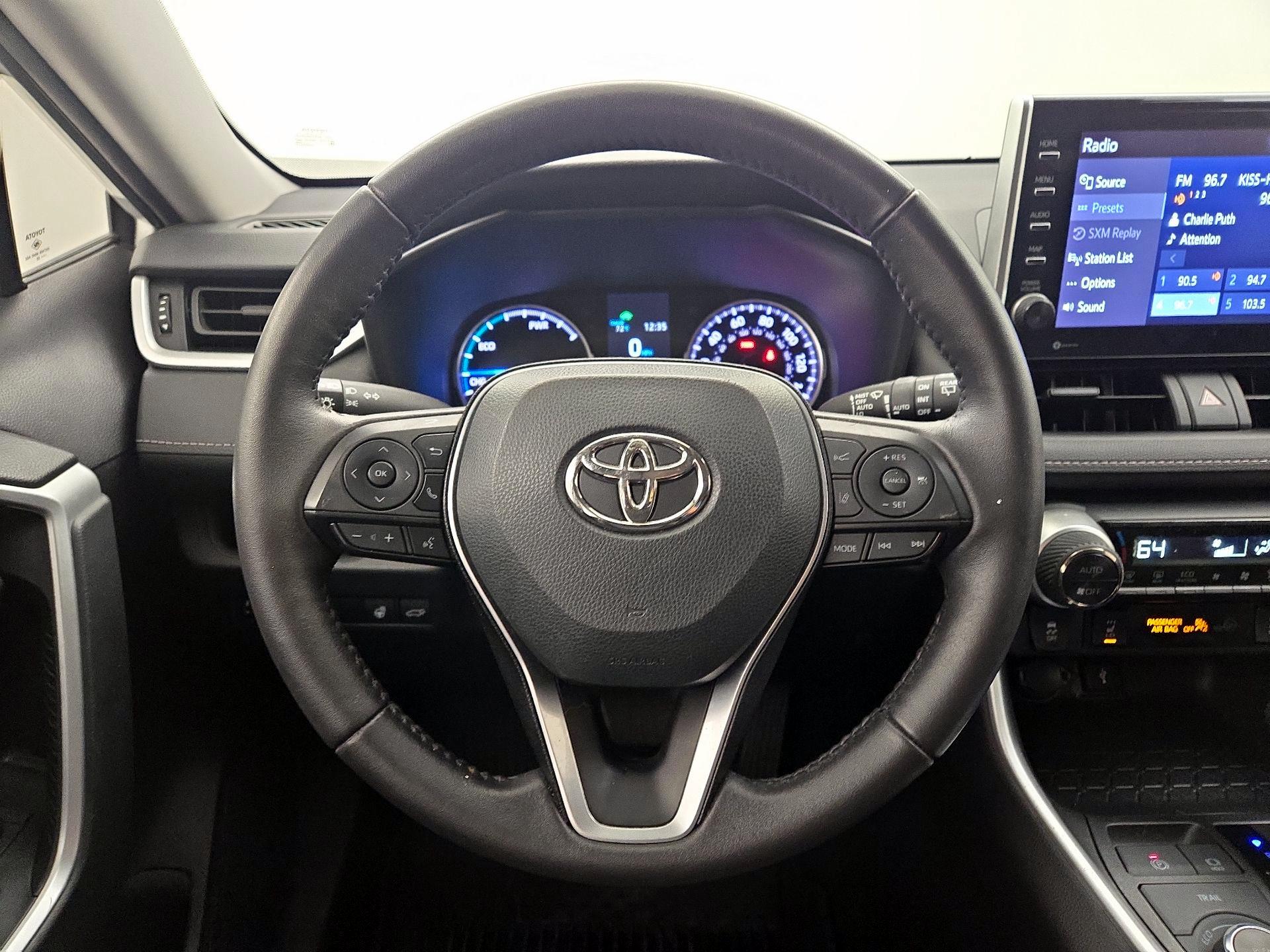 Thumbnail: 2022 Toyota RAV4 - 10