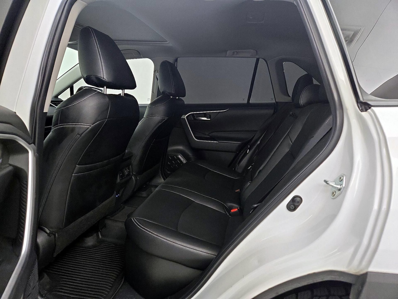 2022 Toyota RAV4 XLE - Photo 21