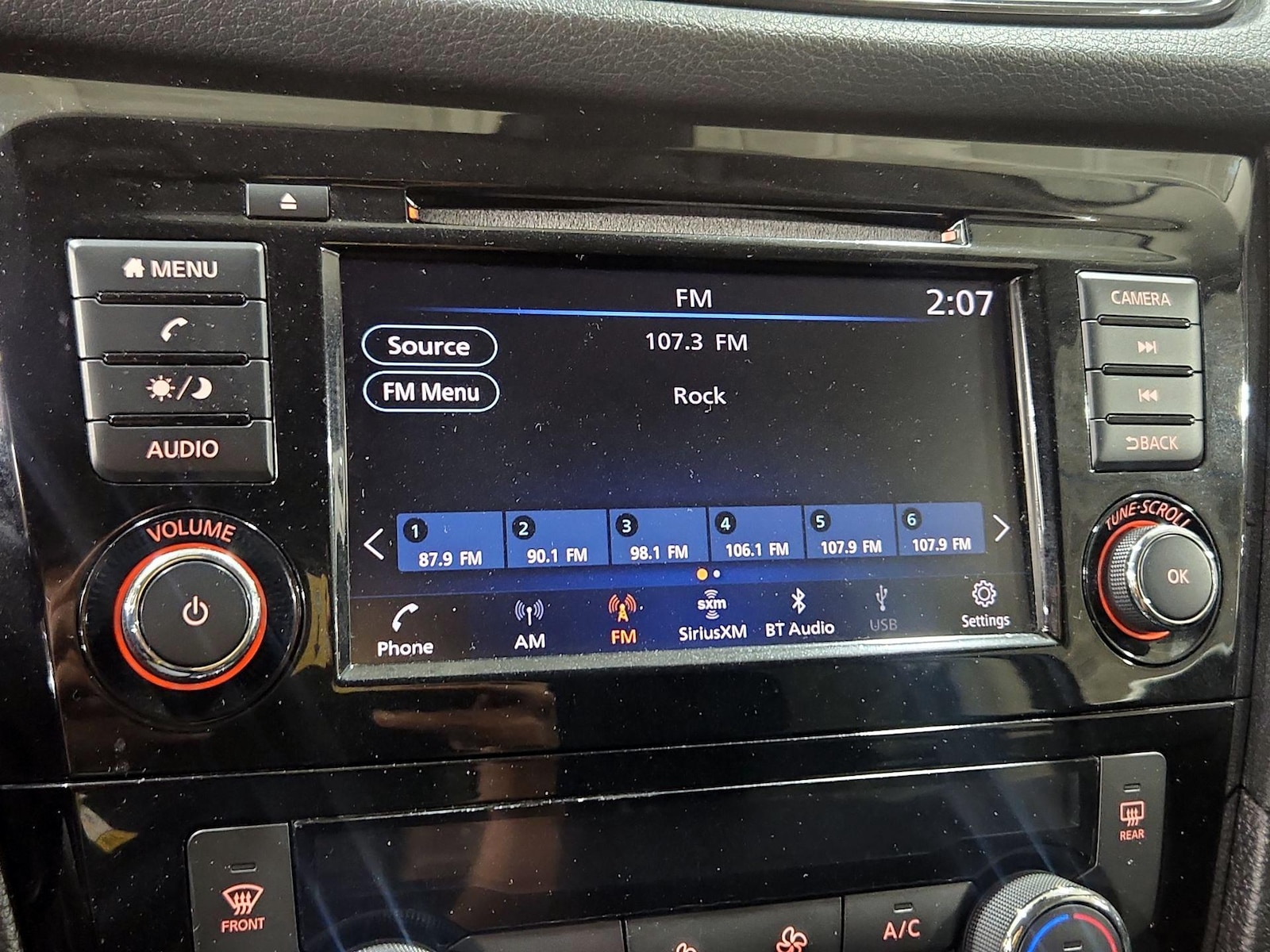 2019 Nissan Rogue SV - Photo 16