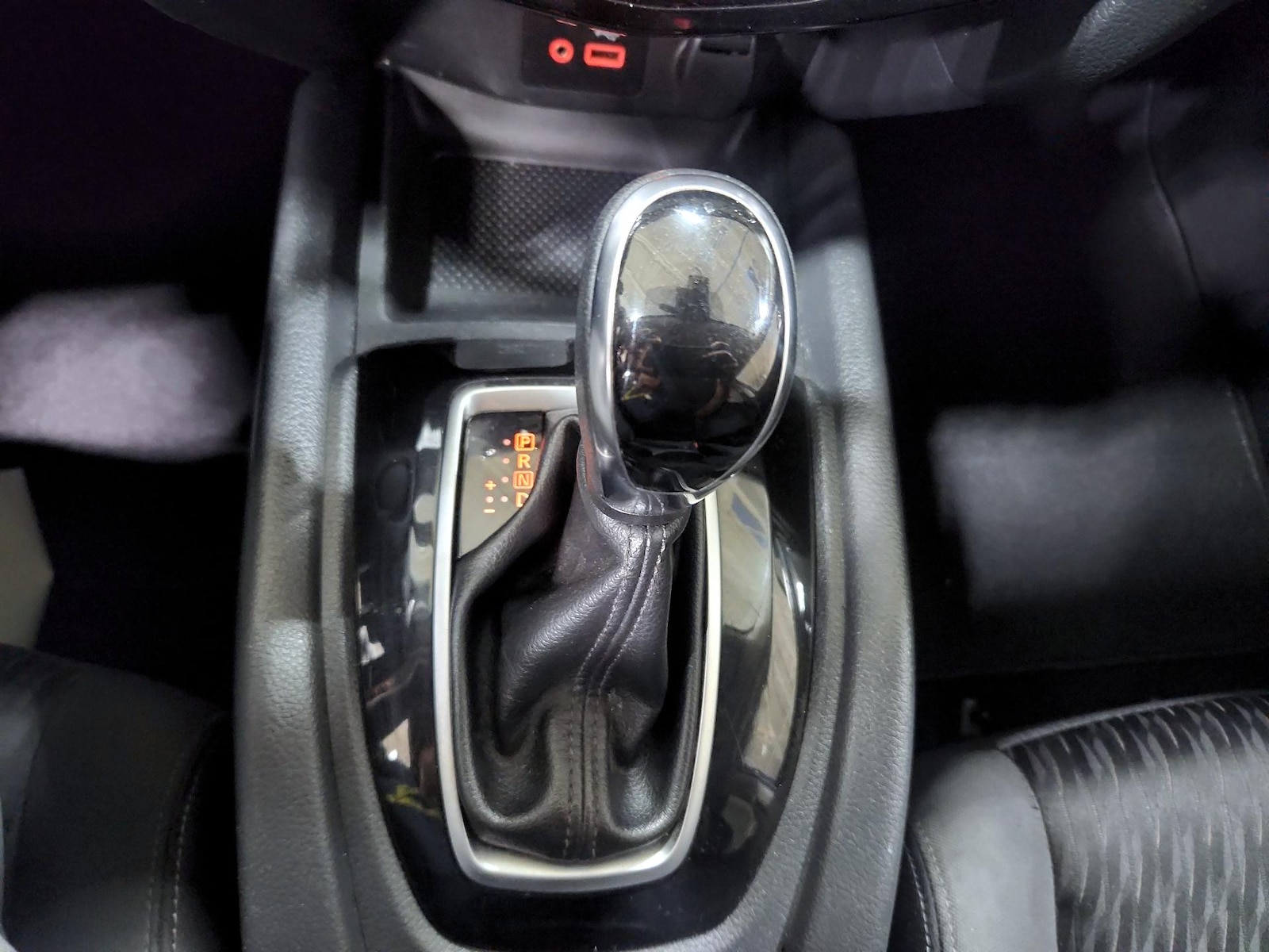 2019 Nissan Rogue SV - Photo 18