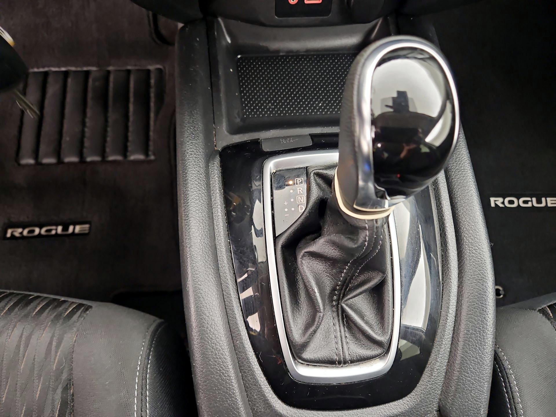 Thumbnail: 2019 Nissan Rogue - 17