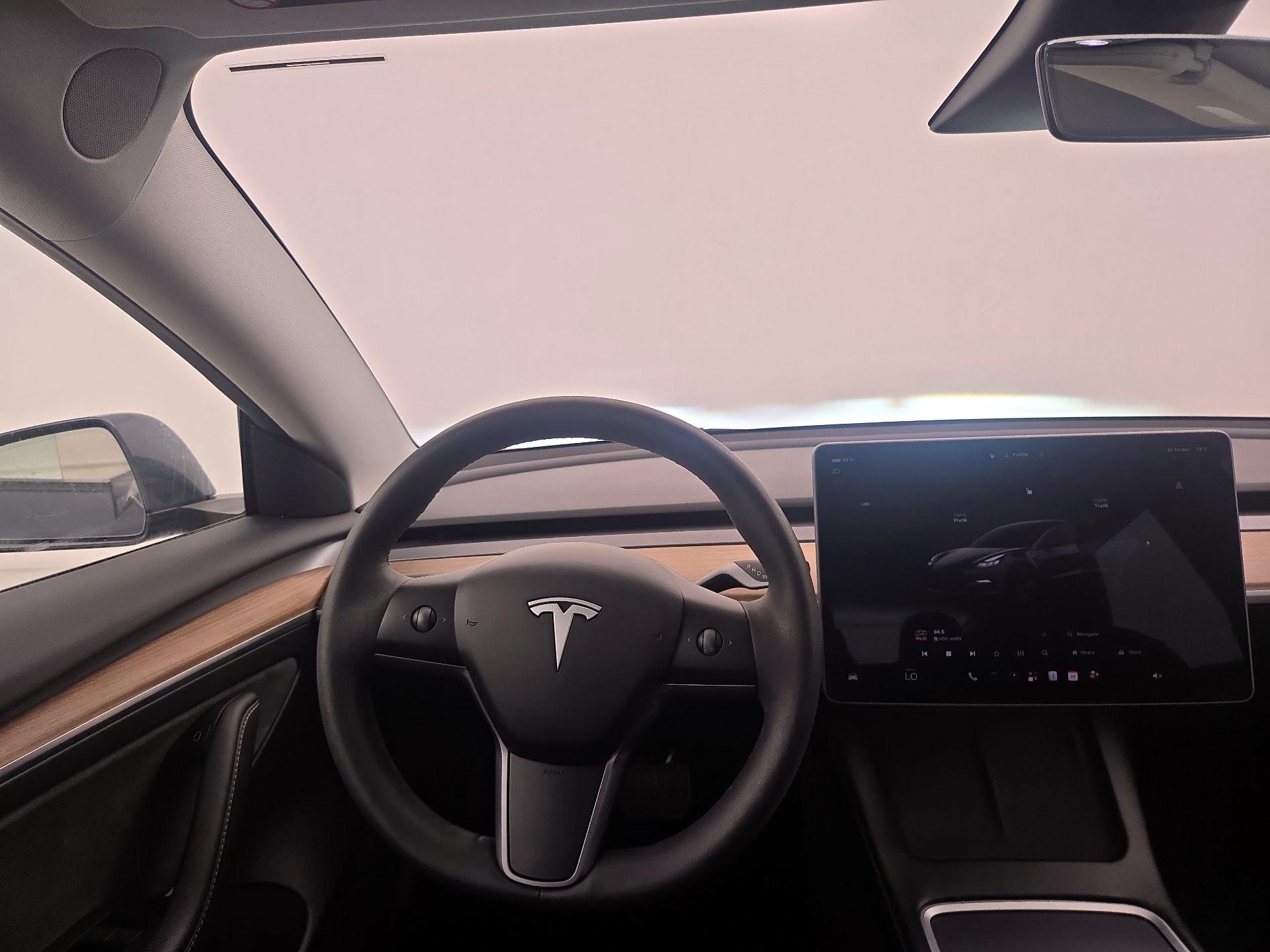 Thumbnail: 2023 Tesla Model 3 - 10