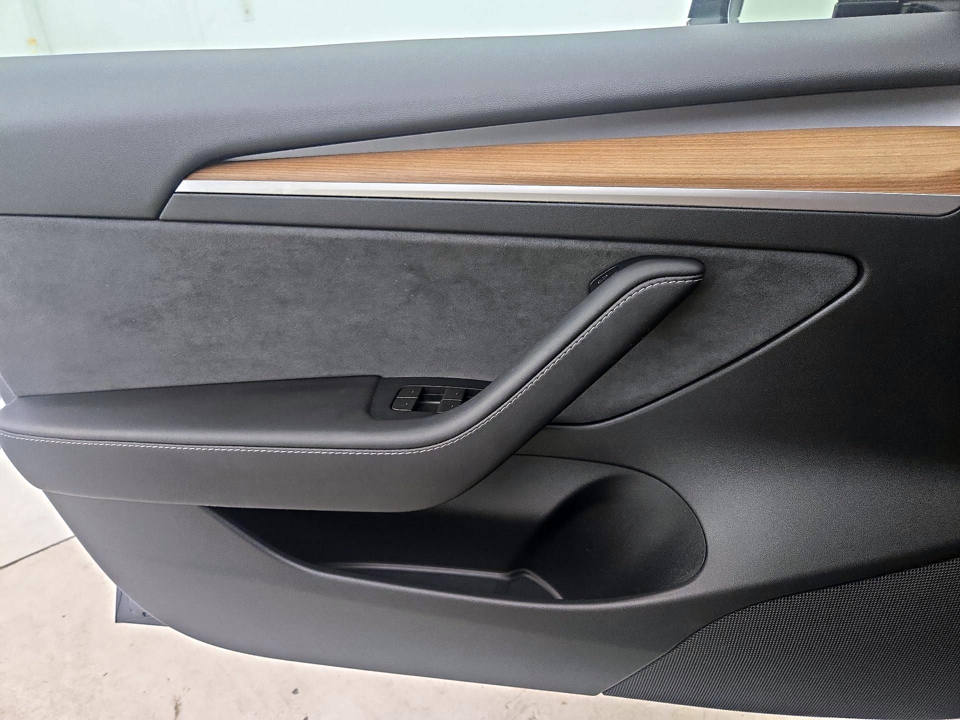 Thumbnail: 2023 Tesla Model 3 - 12