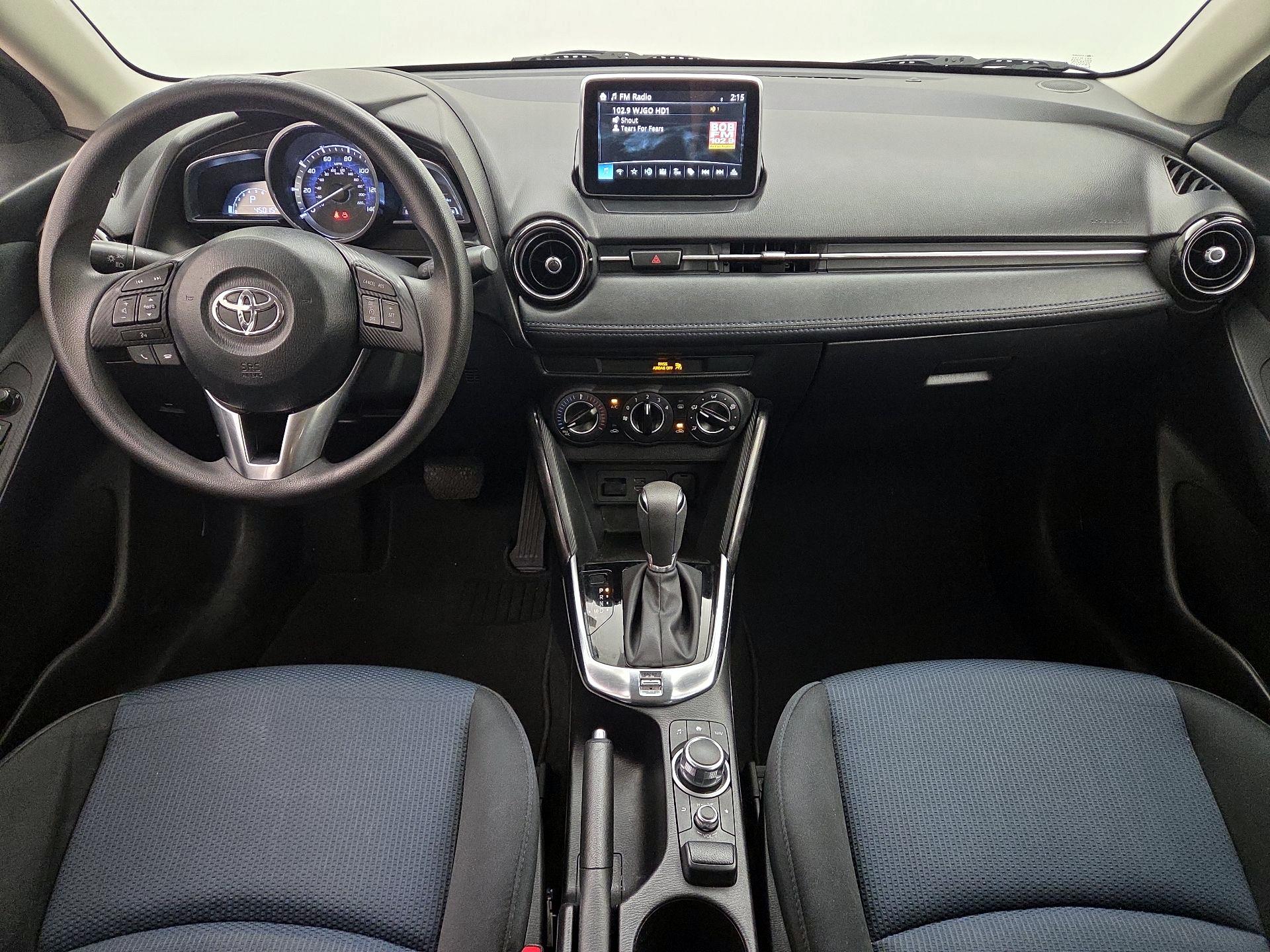 Thumbnail: 2017 Toyota Yaris iA - 9