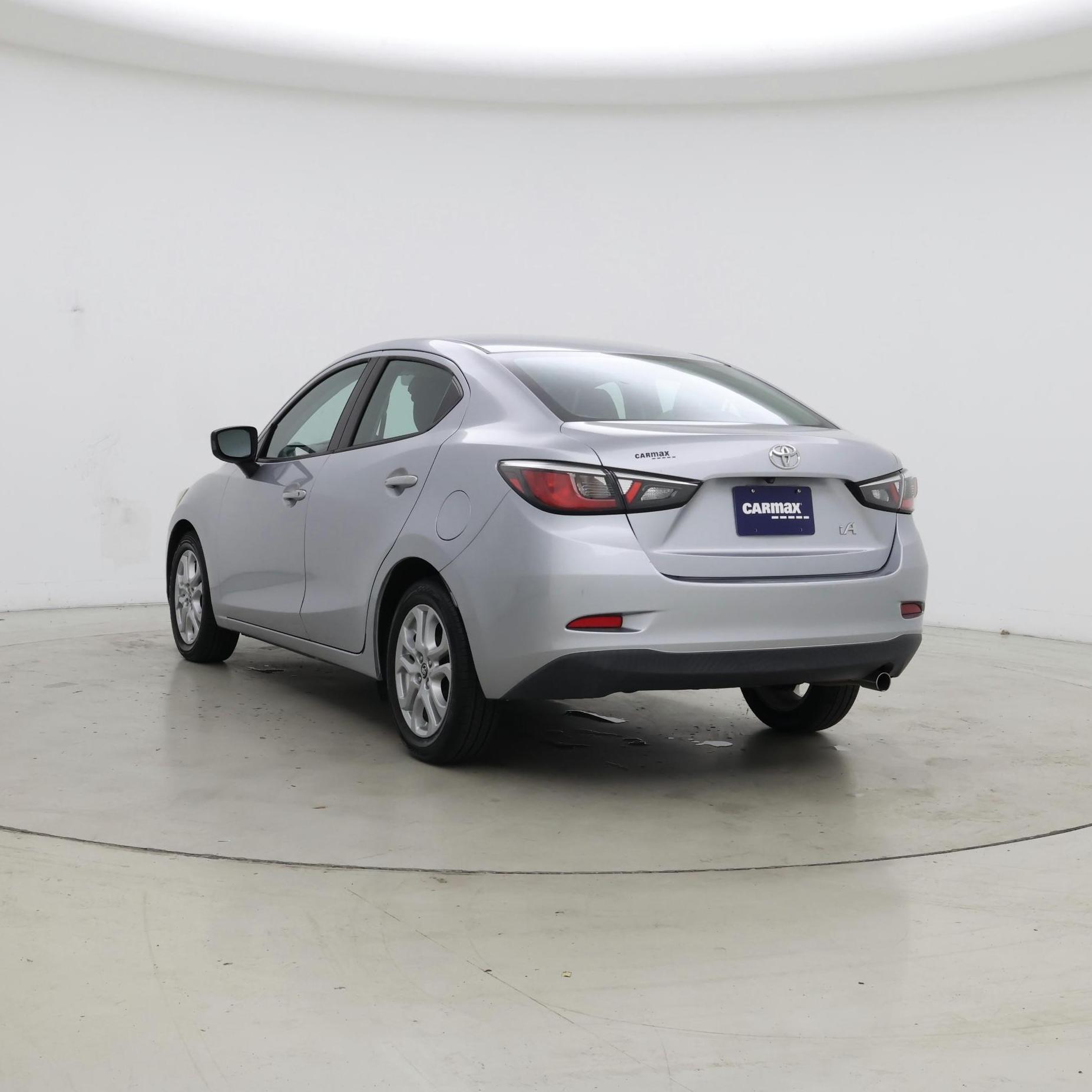 Thumbnail: 2017 Toyota Yaris iA - 2