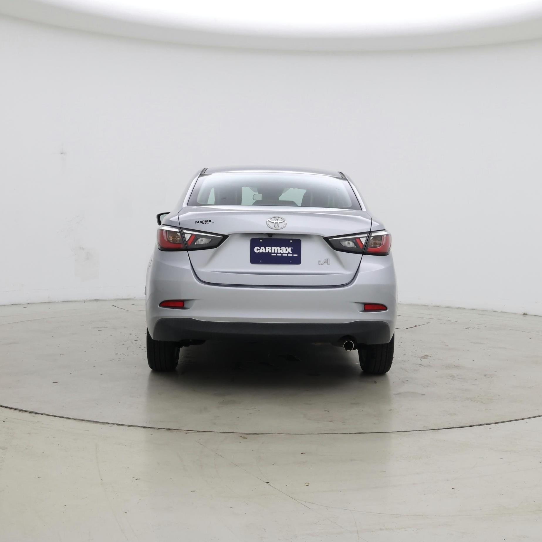 Thumbnail: 2017 Toyota Yaris iA - 6