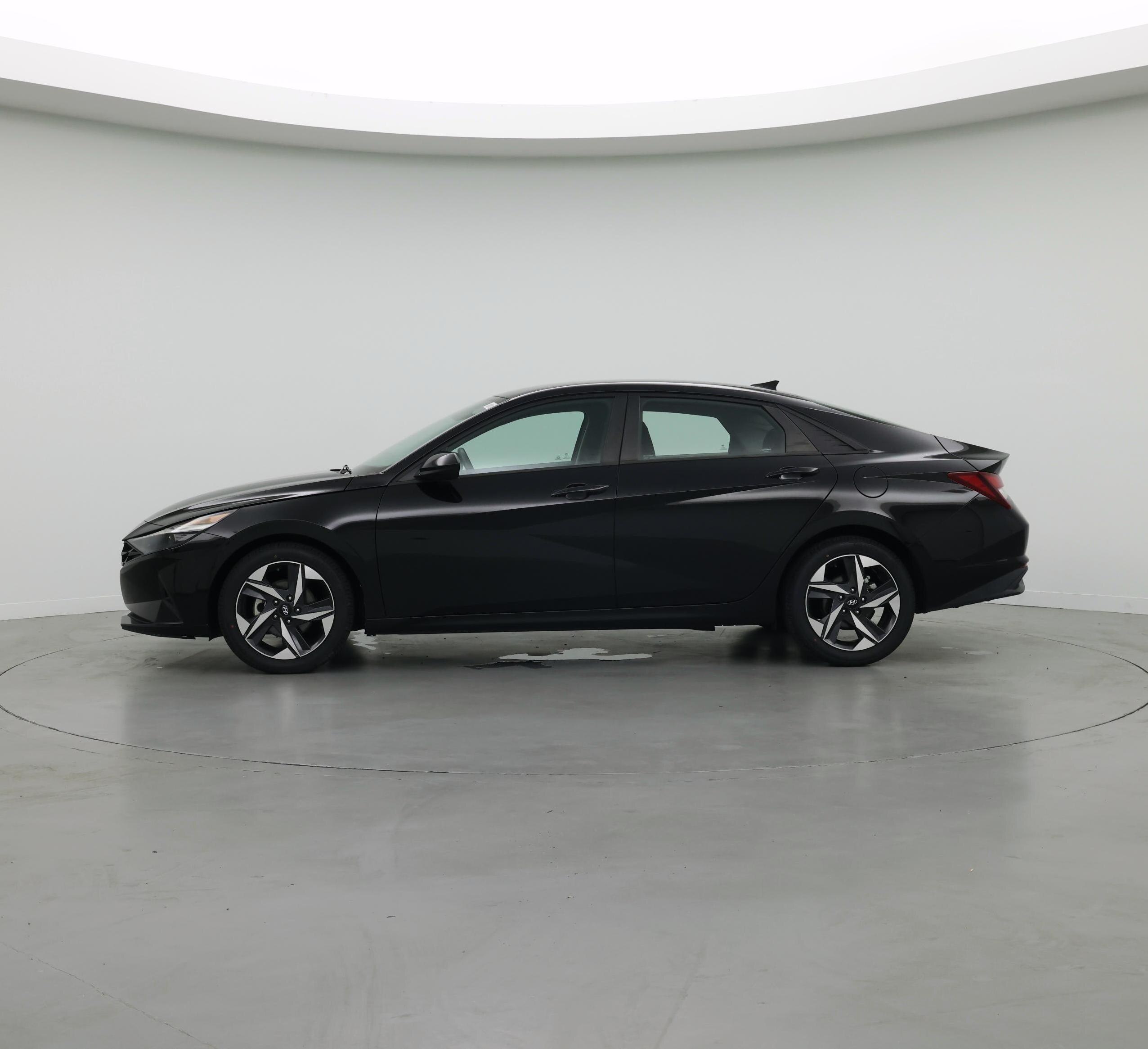 Thumbnail: 2023 Hyundai Elantra - 3