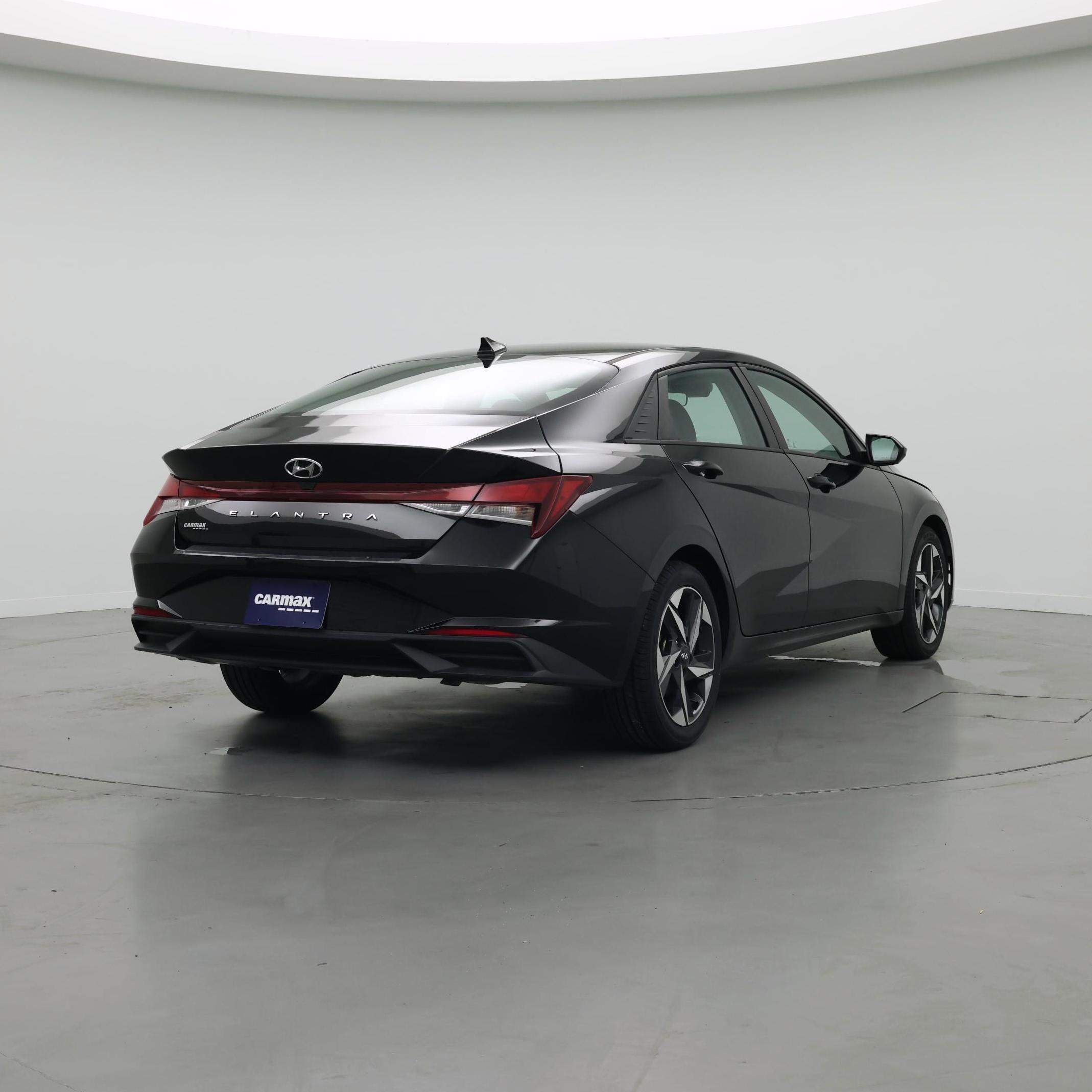 Thumbnail: 2023 Hyundai Elantra - 8