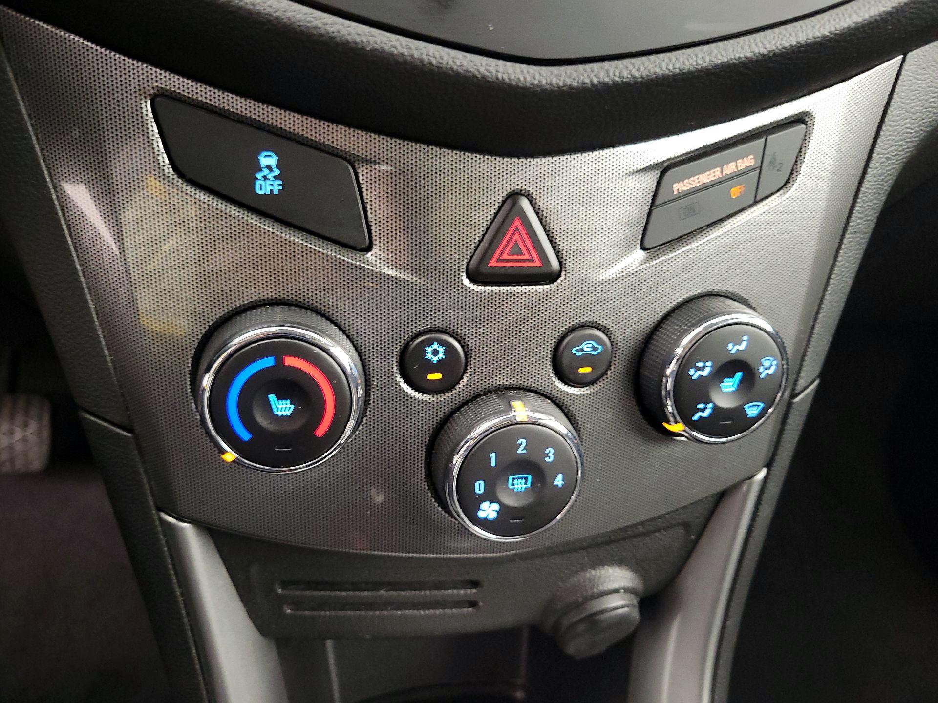 Thumbnail: 2016 Chevrolet Trax - 16