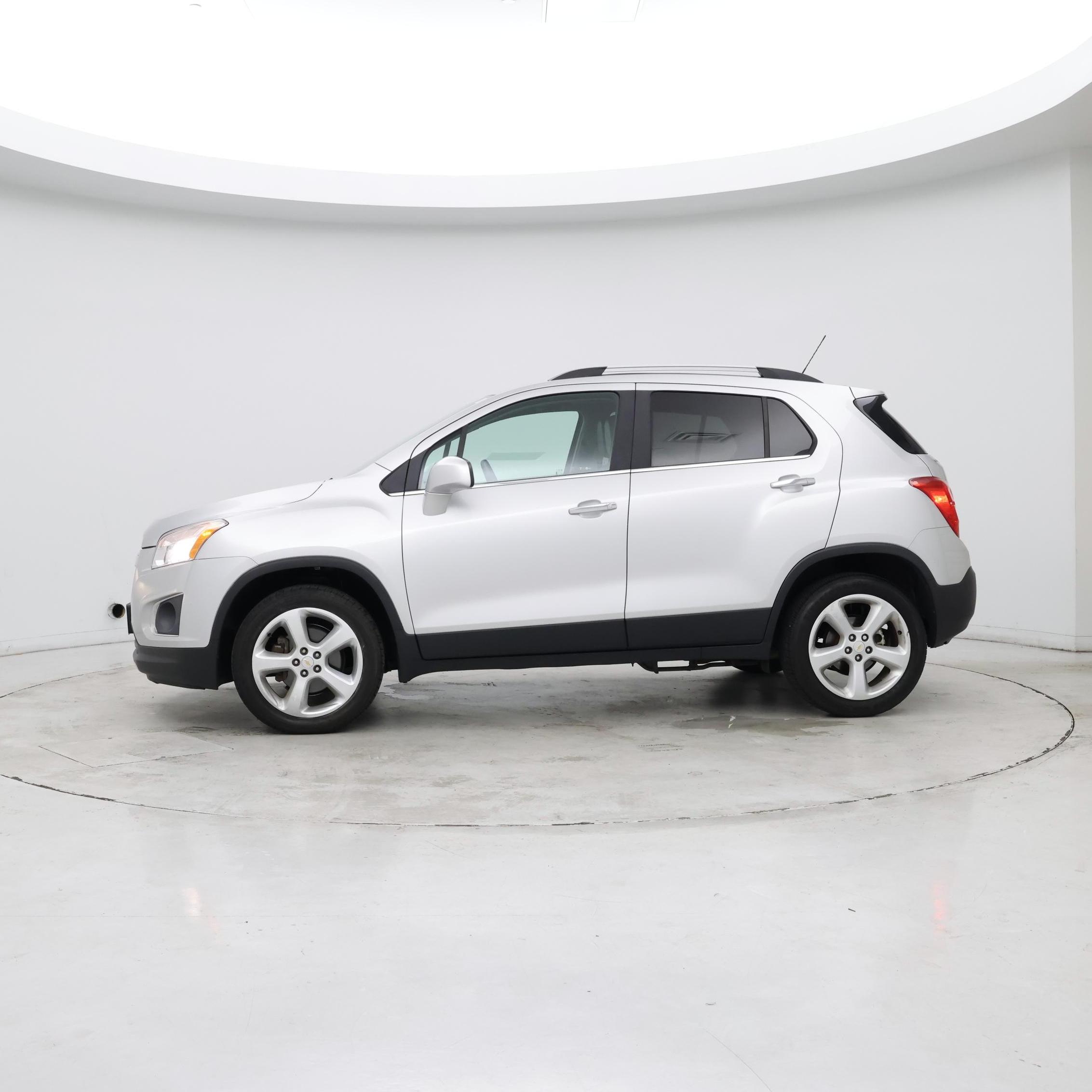 Thumbnail: 2016 Chevrolet Trax - 2