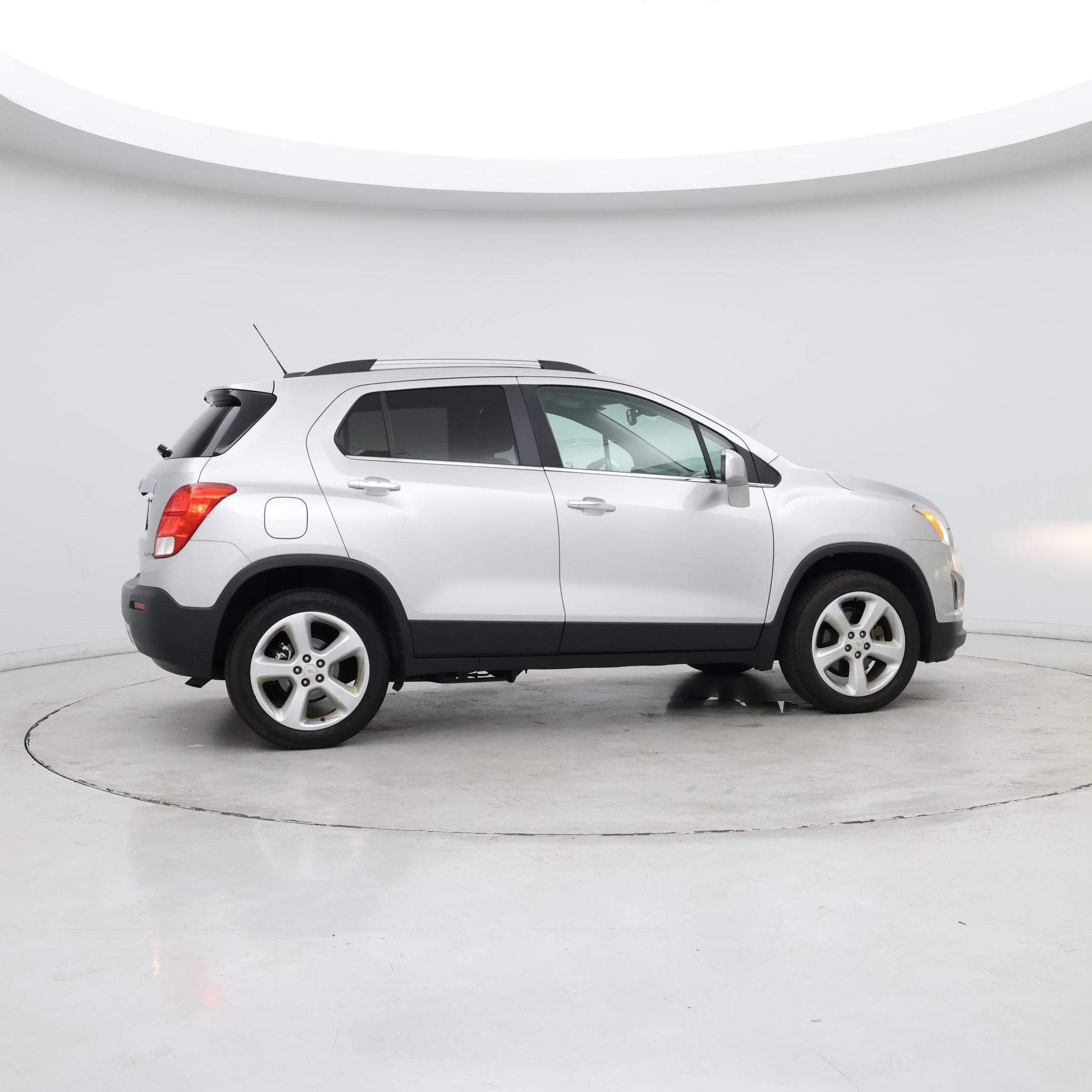 Thumbnail: 2016 Chevrolet Trax - 8
