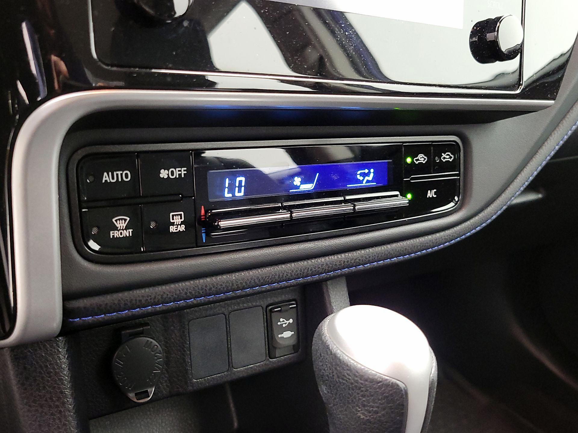 Thumbnail: 2019 Toyota Corolla - 16
