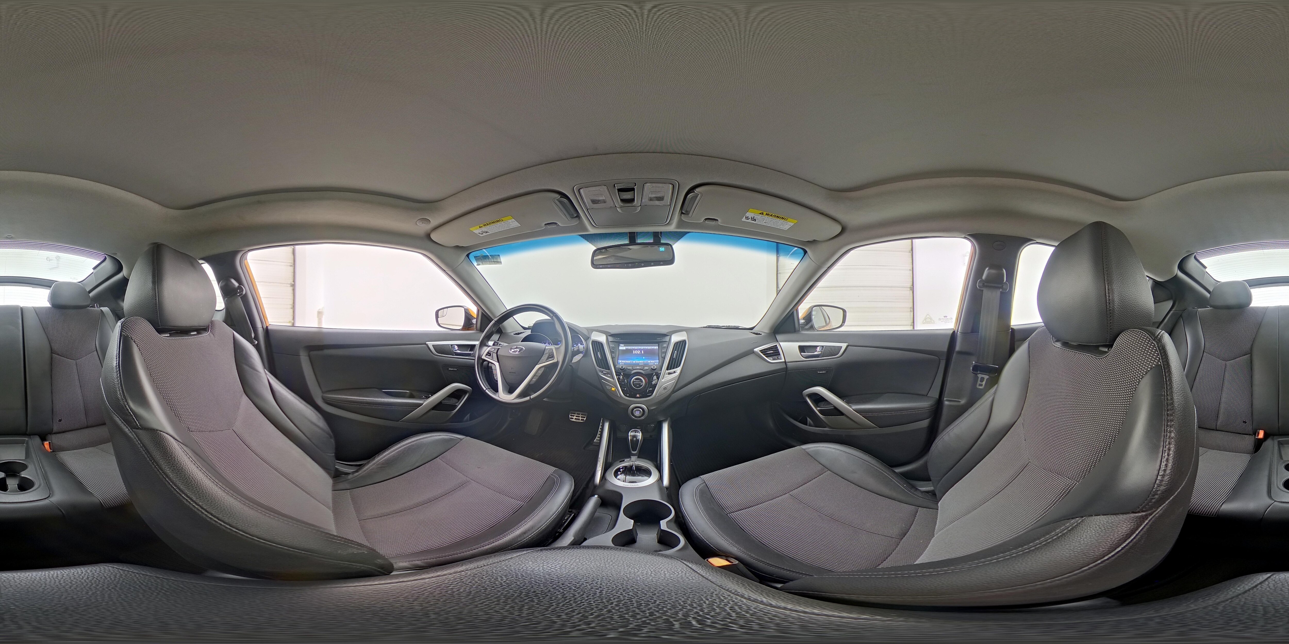 2015 Hyundai Veloster Base - Photo 24