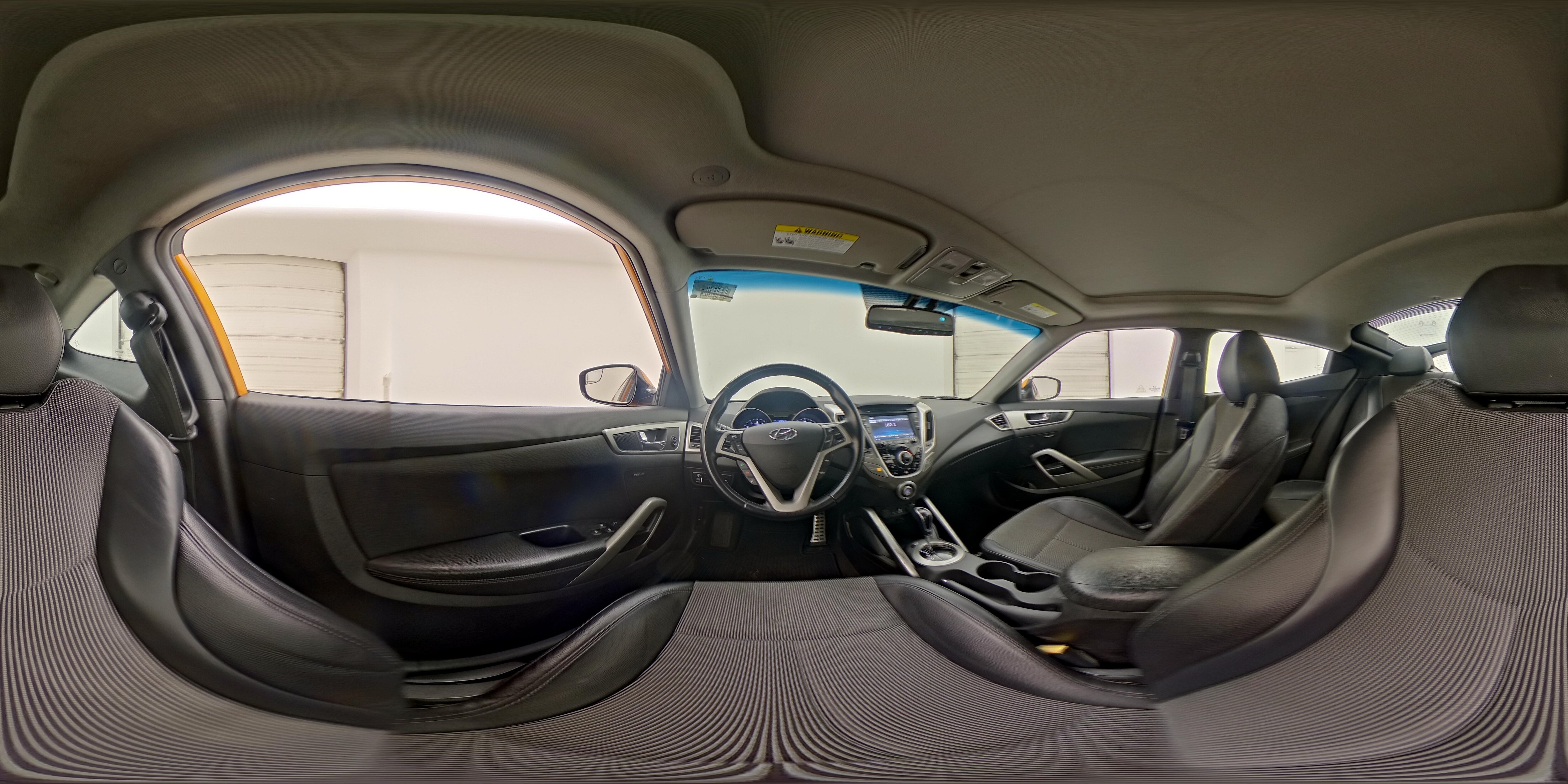 2015 Hyundai Veloster Base - Photo 25
