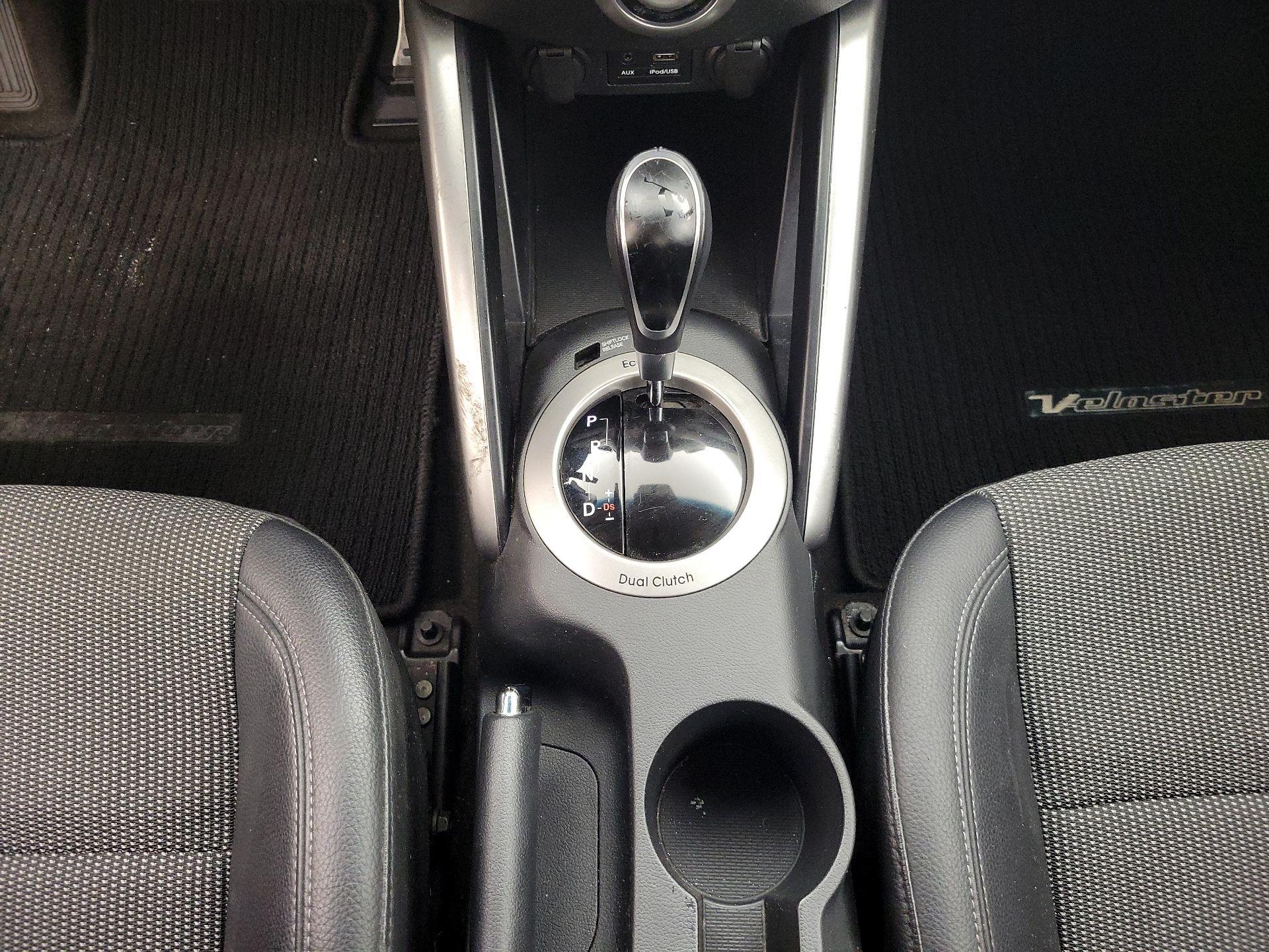 Thumbnail: 2015 Hyundai Veloster - 17