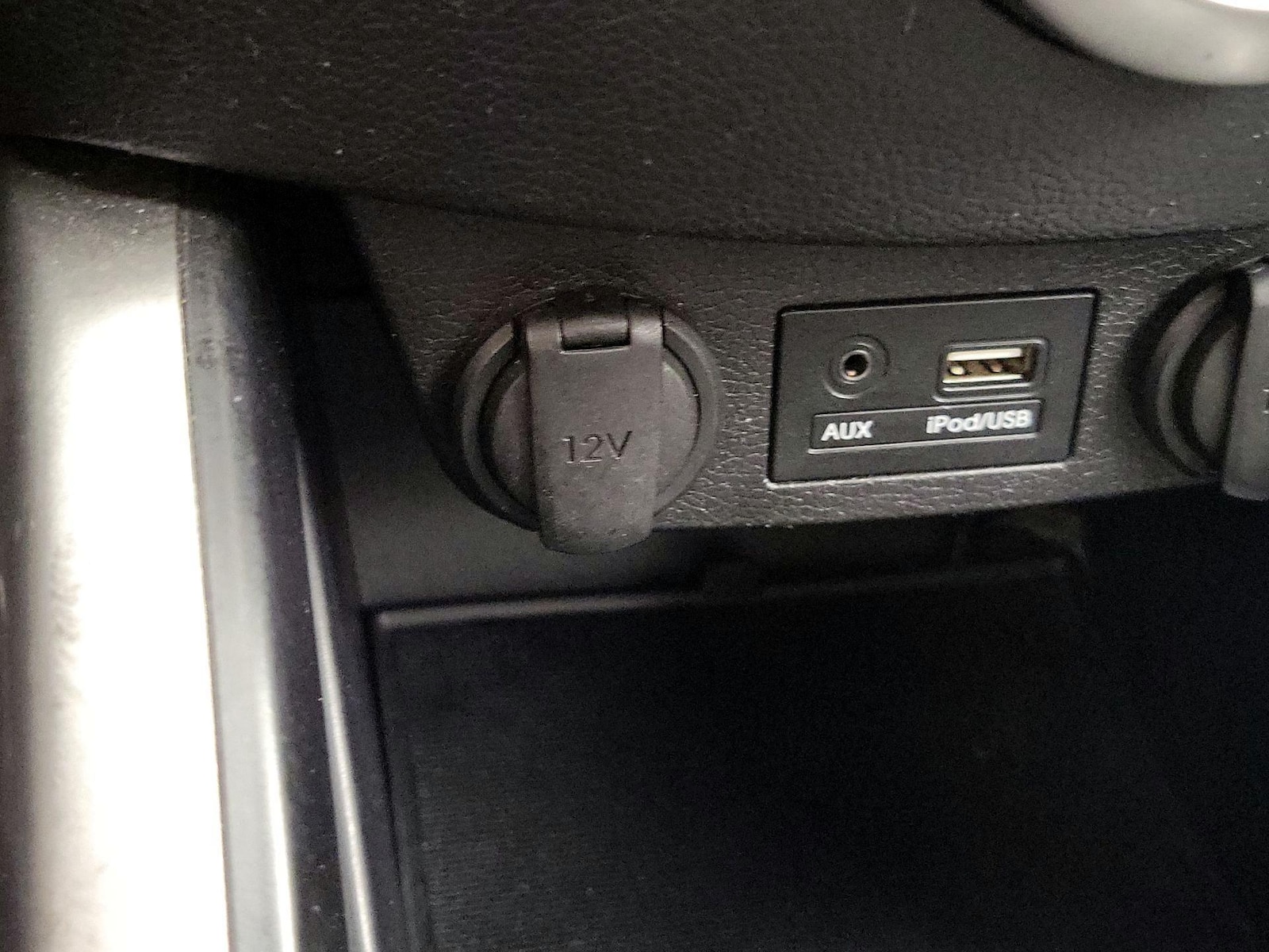 2015 Hyundai Veloster Base - Photo 19