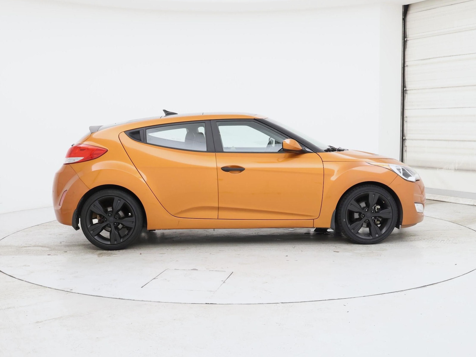 2015 Hyundai Veloster Base - Photo 8