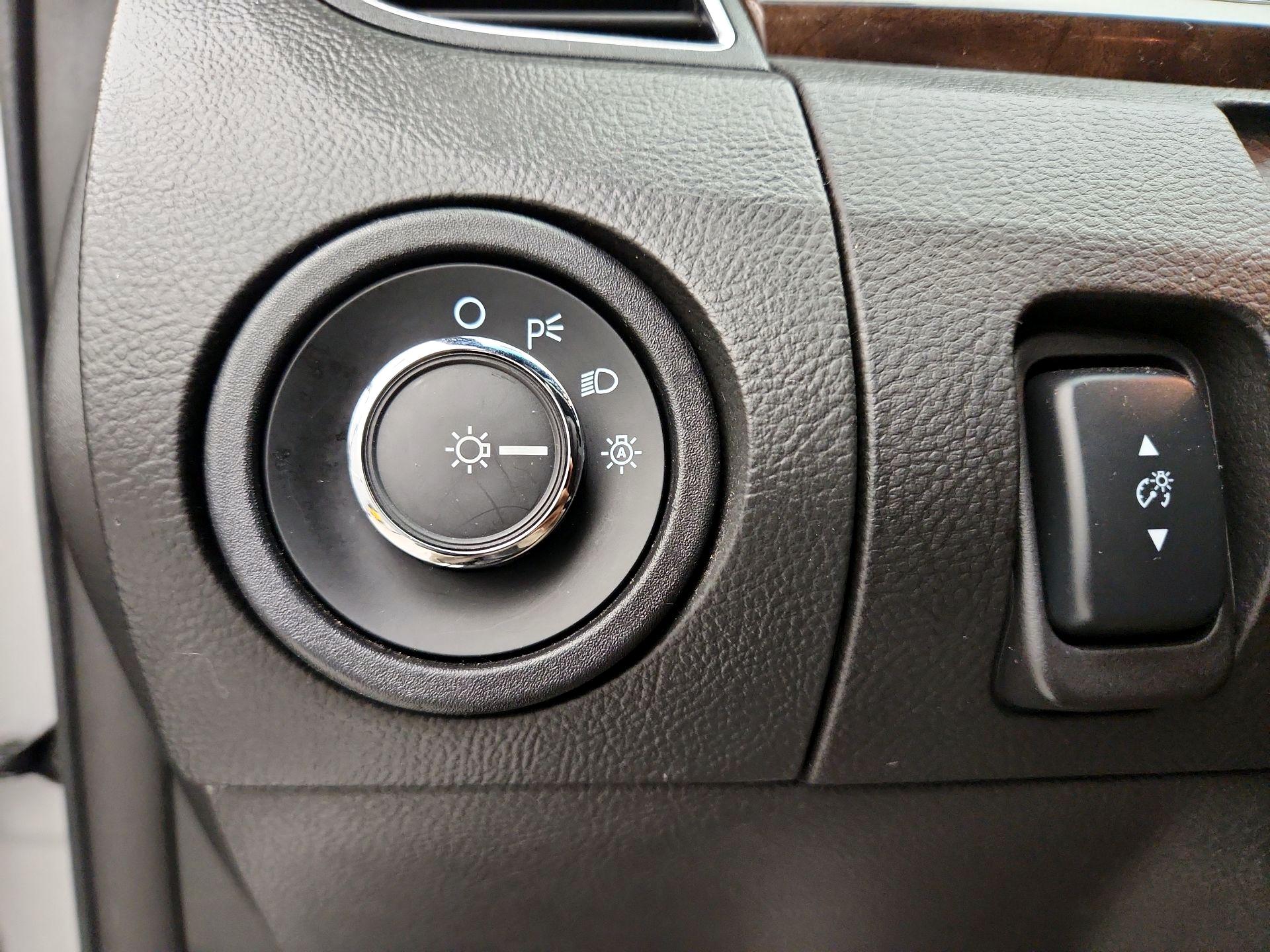 Thumbnail: 2014 Ford Taurus - 13