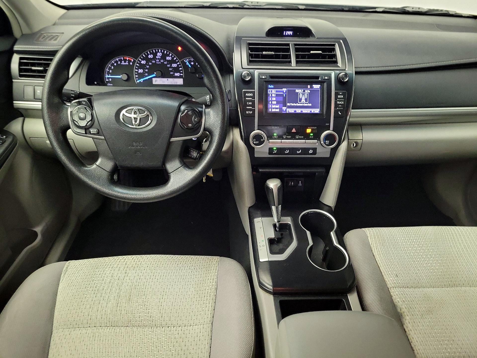 Thumbnail: 2014 Toyota Camry - 9