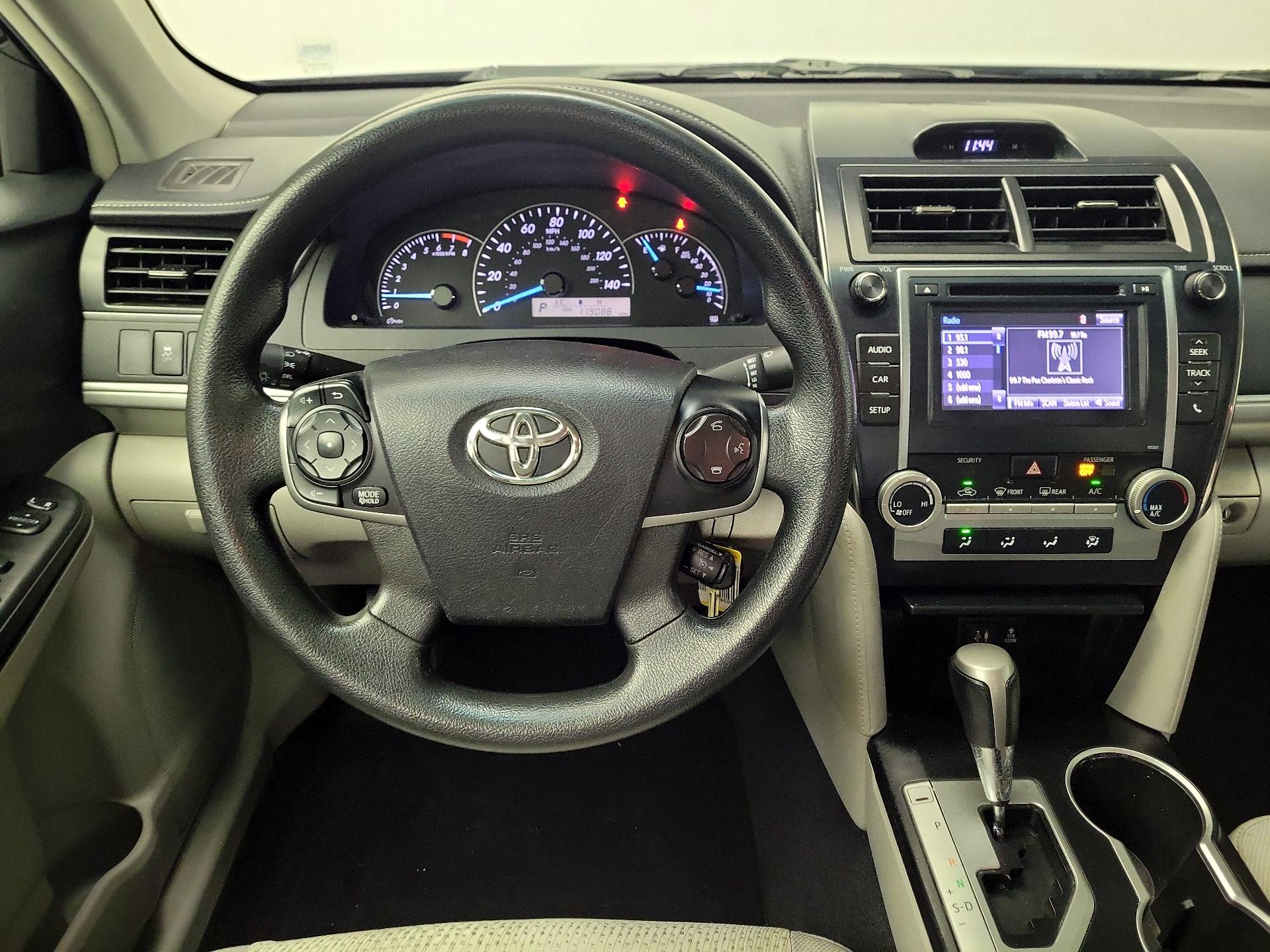 Thumbnail: 2014 Toyota Camry - 10