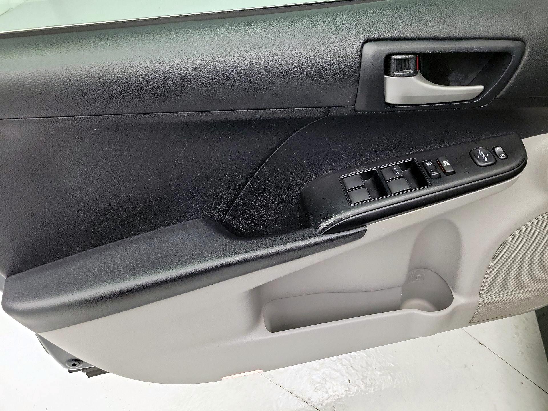 Thumbnail: 2014 Toyota Camry - 12