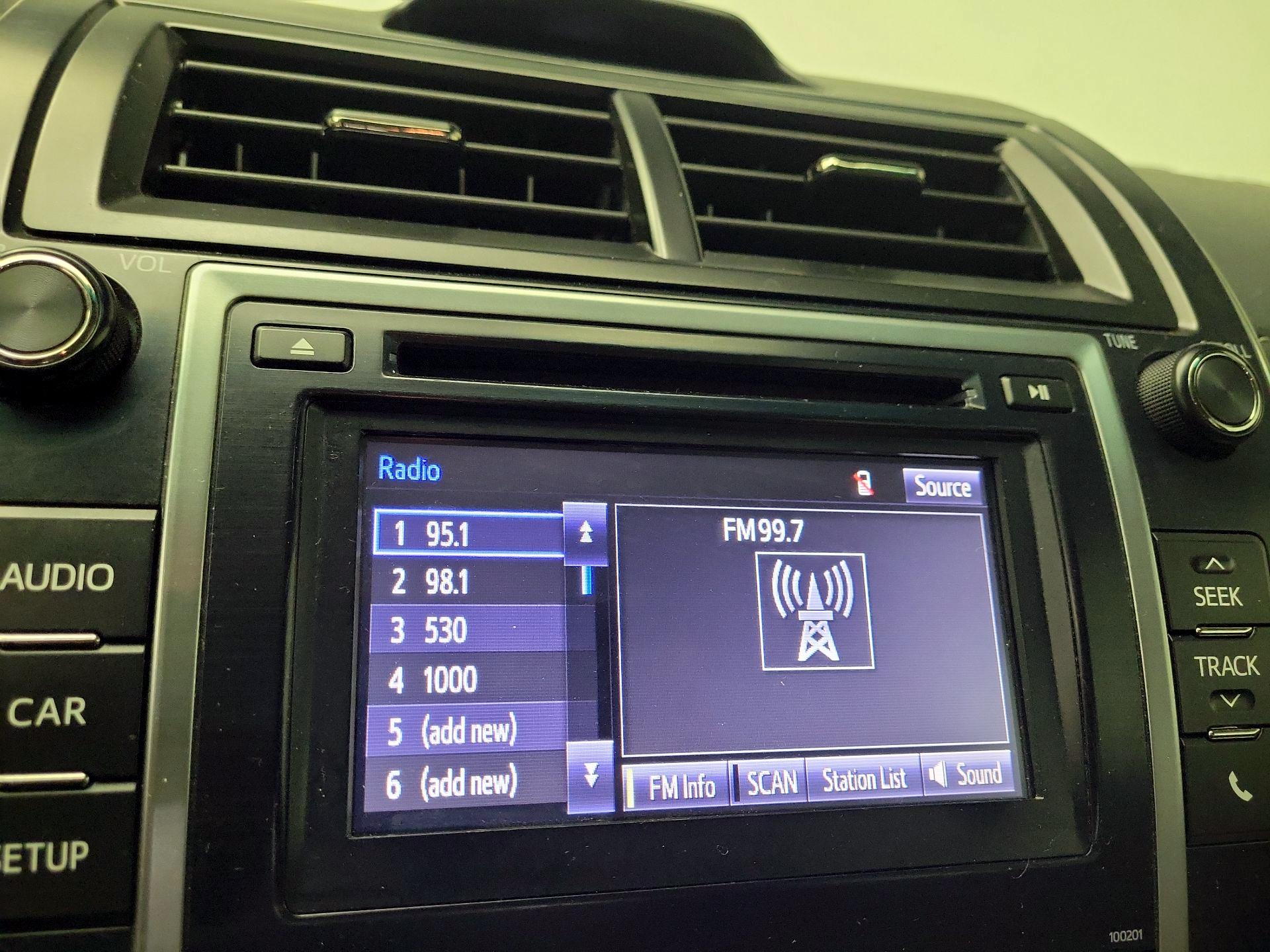 Thumbnail: 2014 Toyota Camry - 14