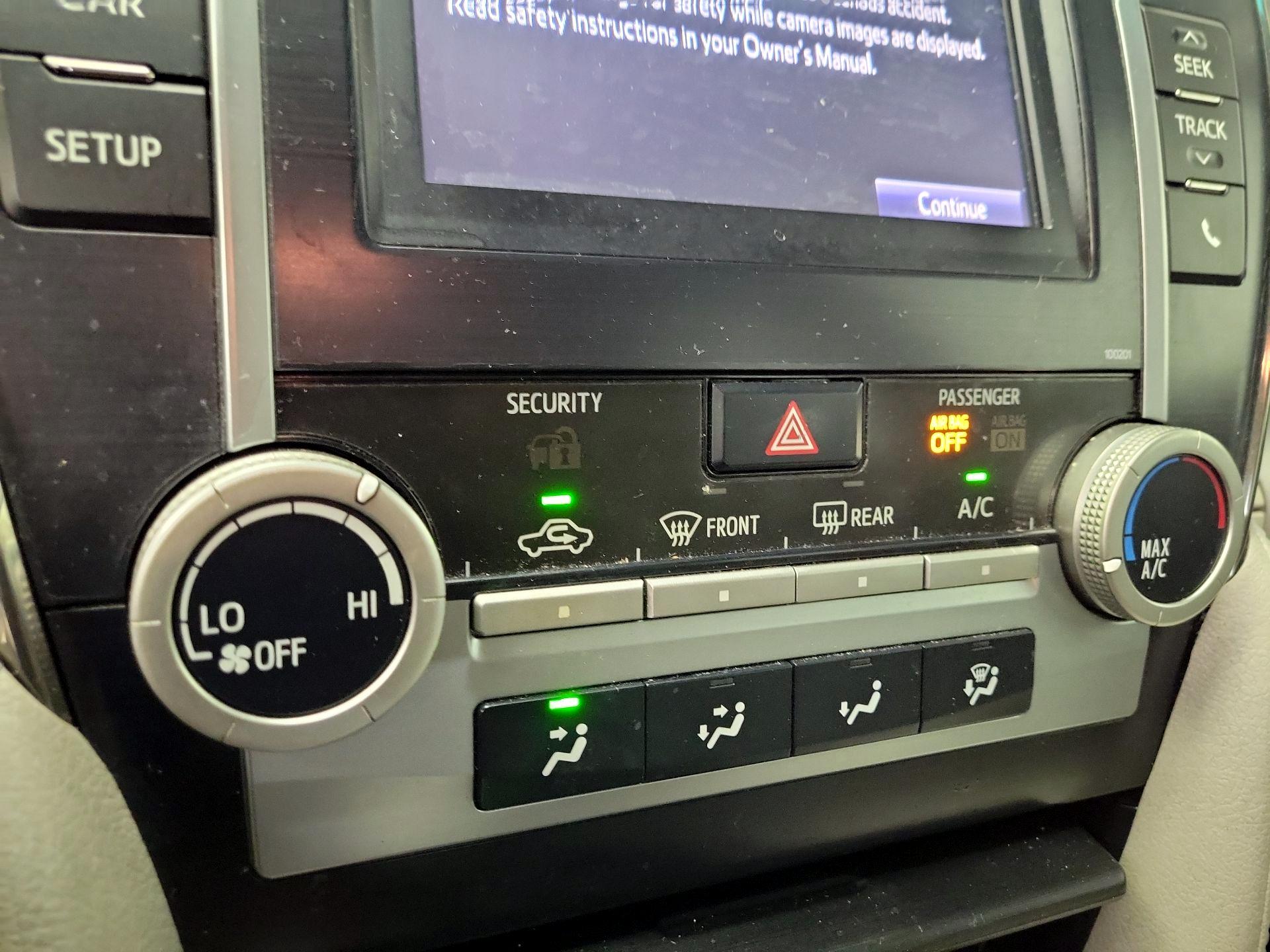 Thumbnail: 2014 Toyota Camry - 15