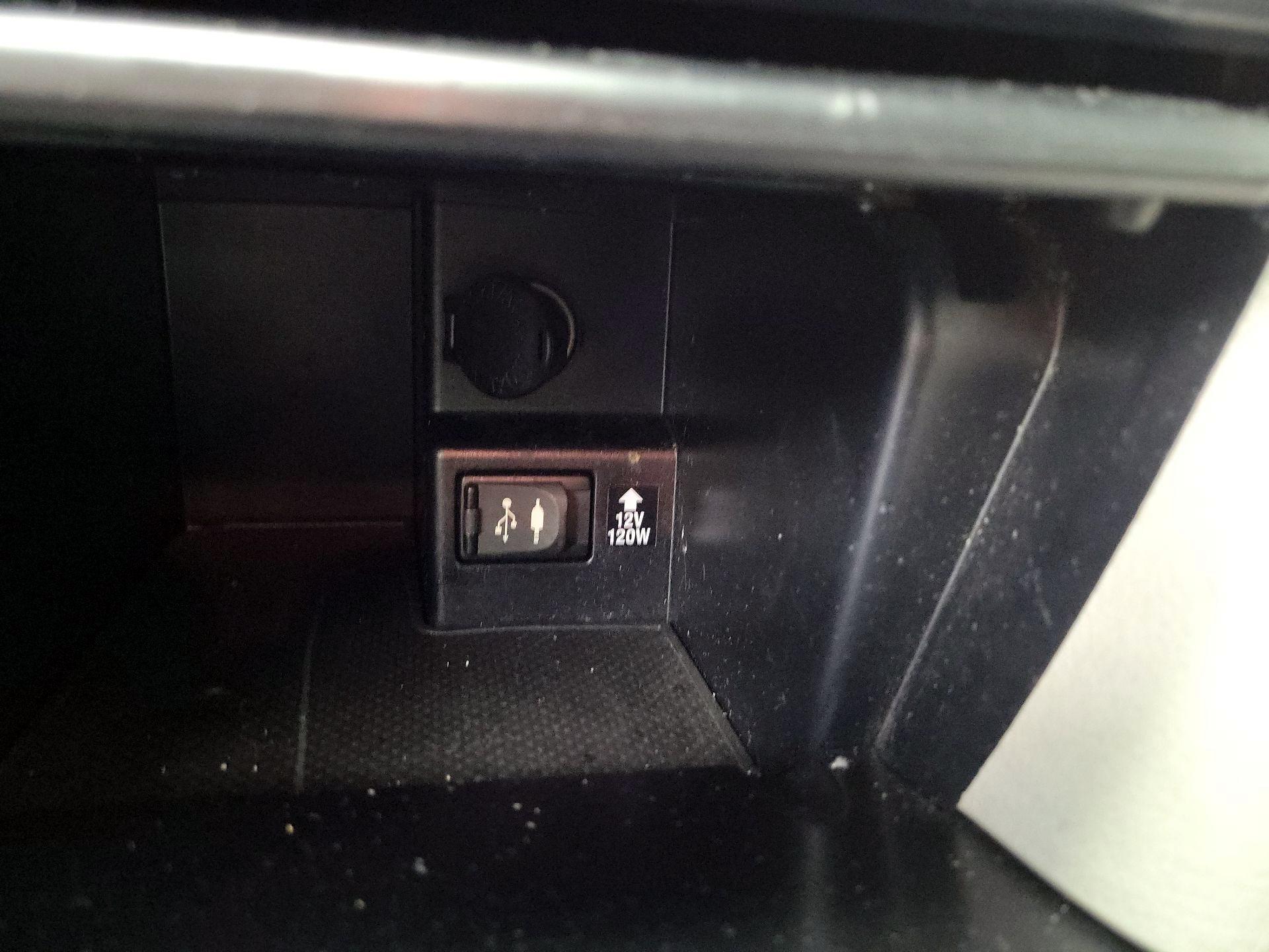 Thumbnail: 2014 Toyota Camry - 17