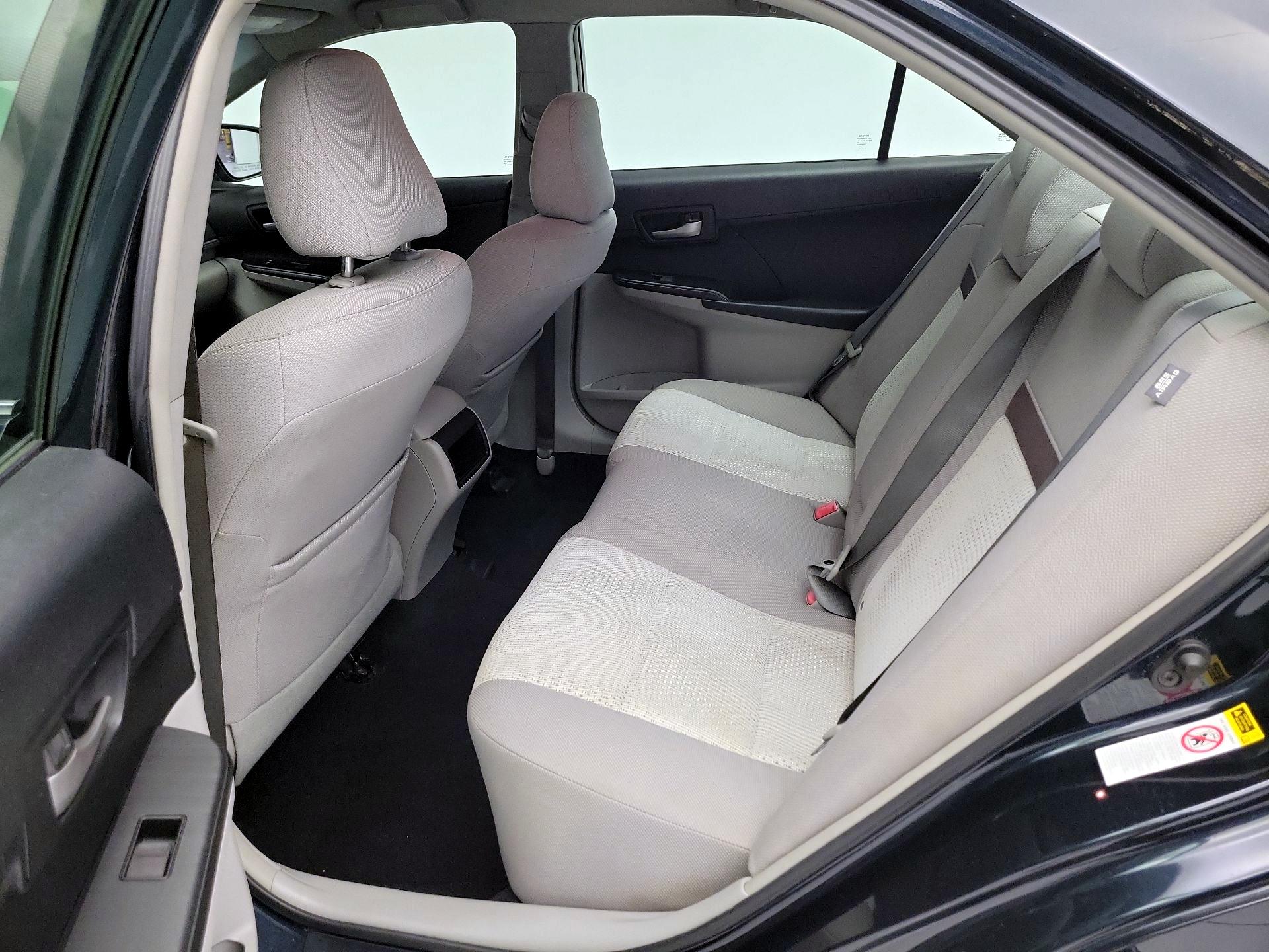 Thumbnail: 2014 Toyota Camry - 18
