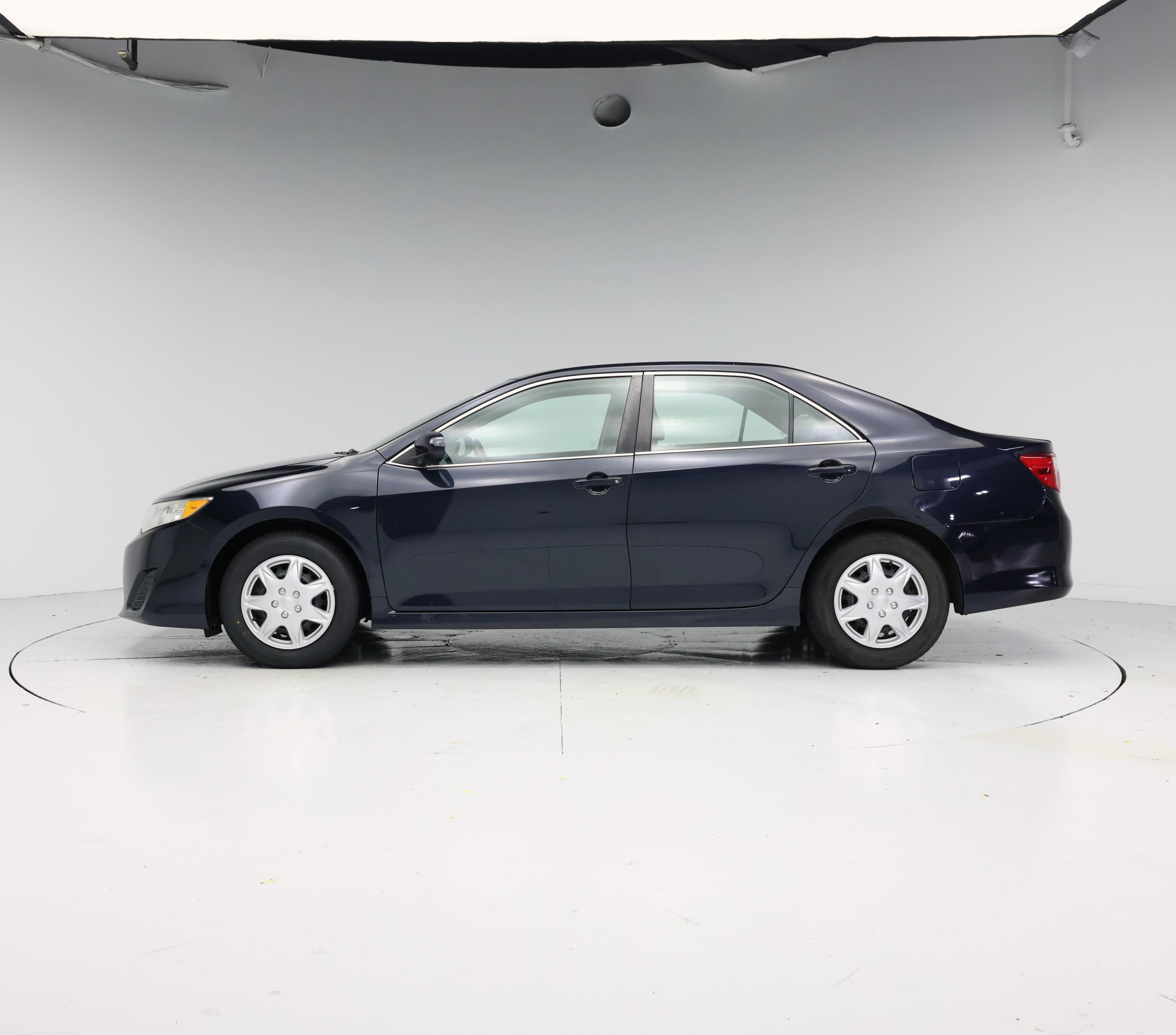 Thumbnail: 2014 Toyota Camry - 3