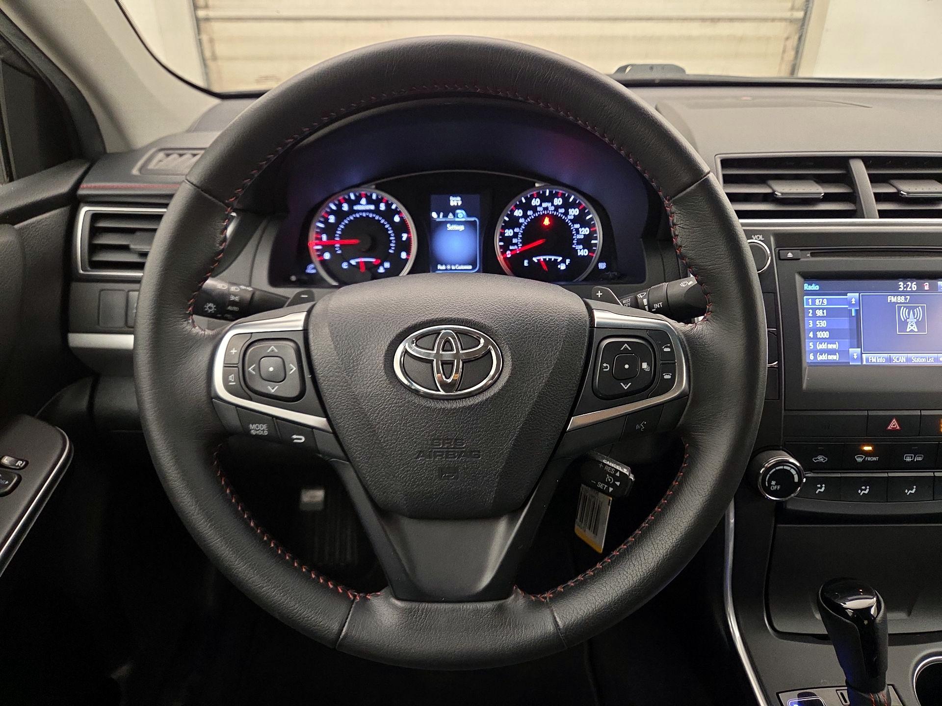 Thumbnail: 2015 Toyota Camry - 10