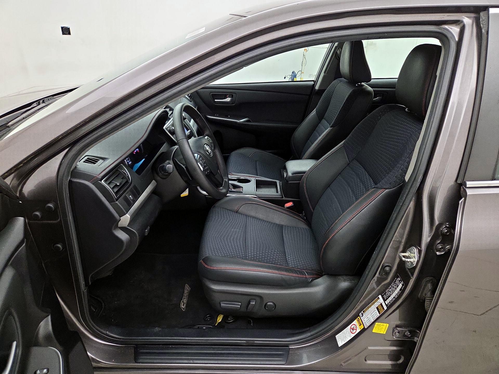 Thumbnail: 2015 Toyota Camry - 11