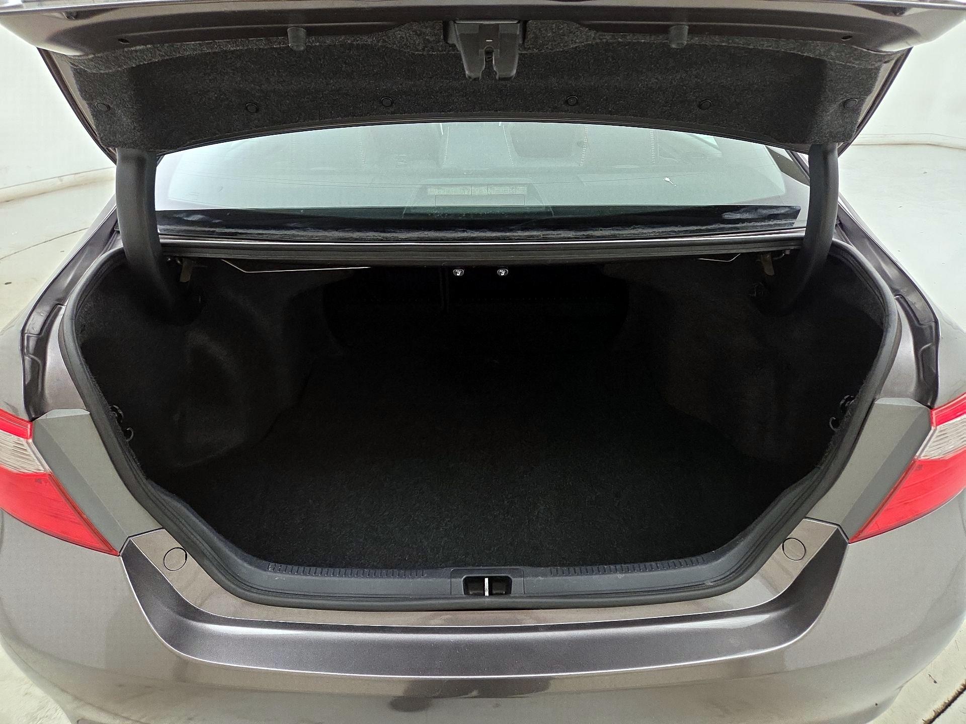 Thumbnail: 2015 Toyota Camry - 20