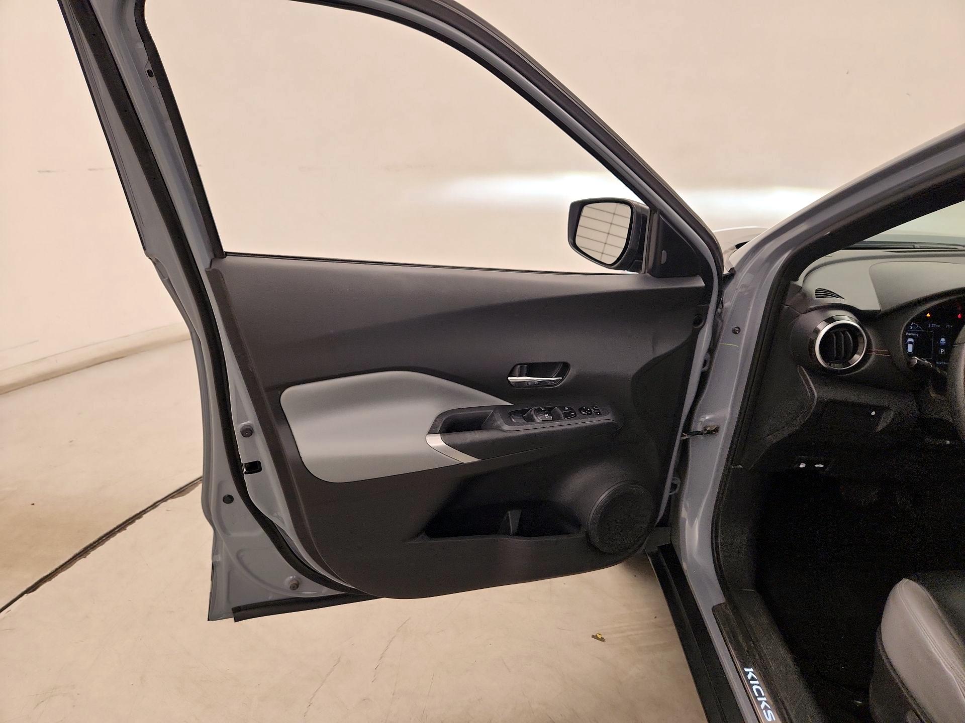 Thumbnail: 2021 Nissan Kicks - 12