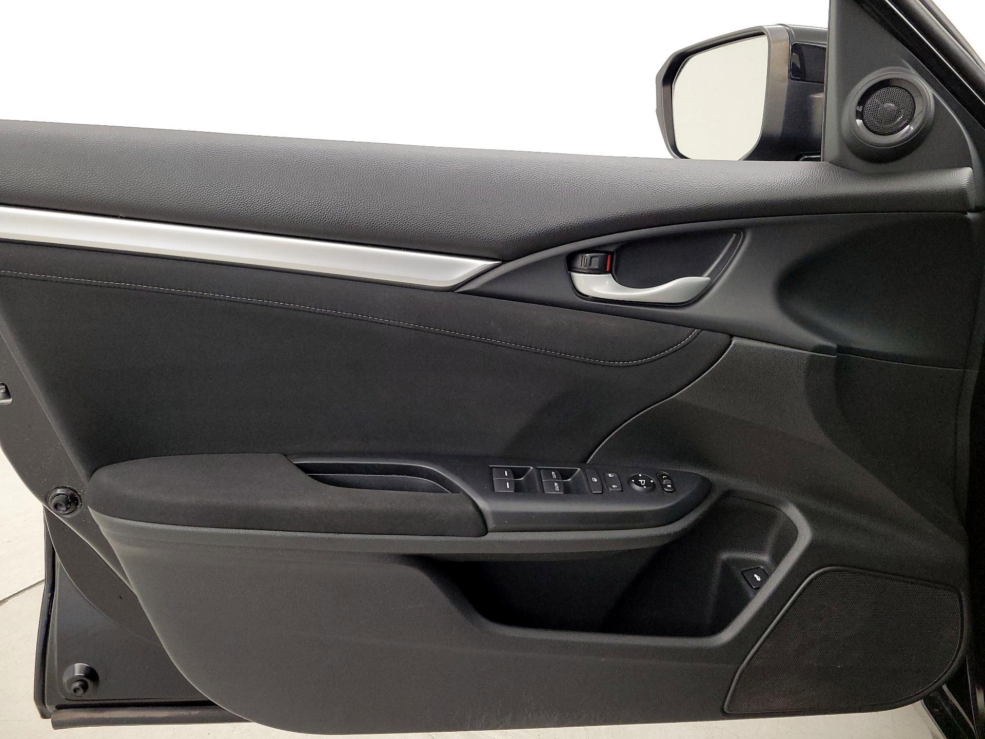 Thumbnail: 2017 Honda Civic - 12