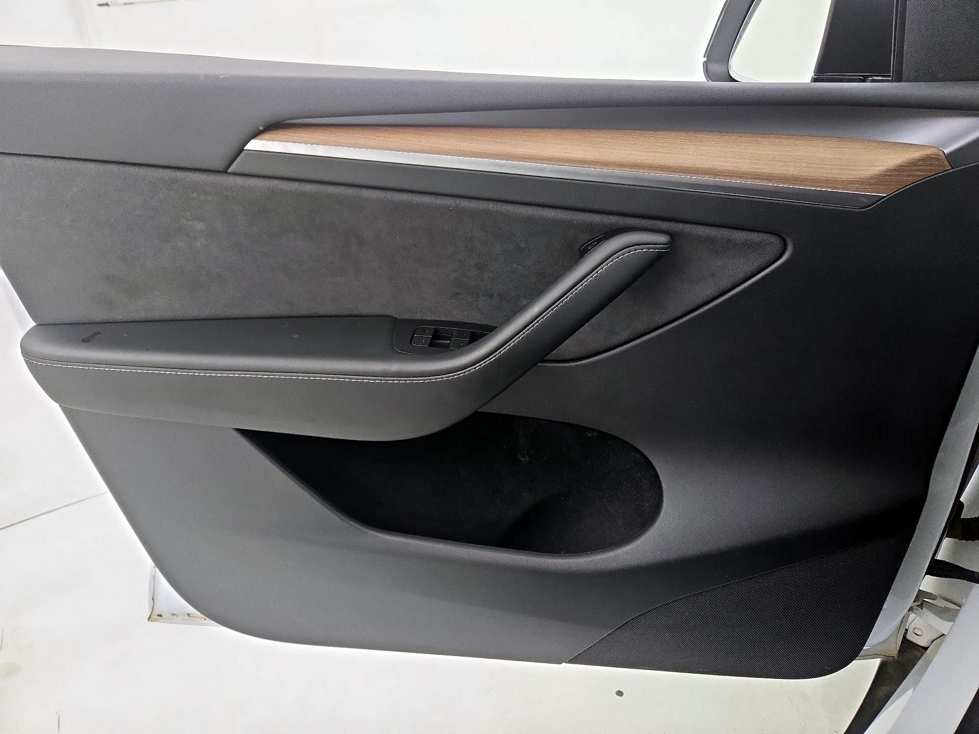 Thumbnail: 2023 Tesla Model Y - 12