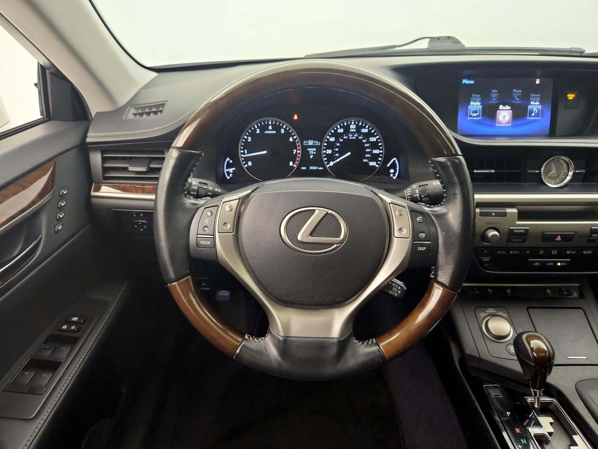 Thumbnail: 2015 Lexus ES - 10