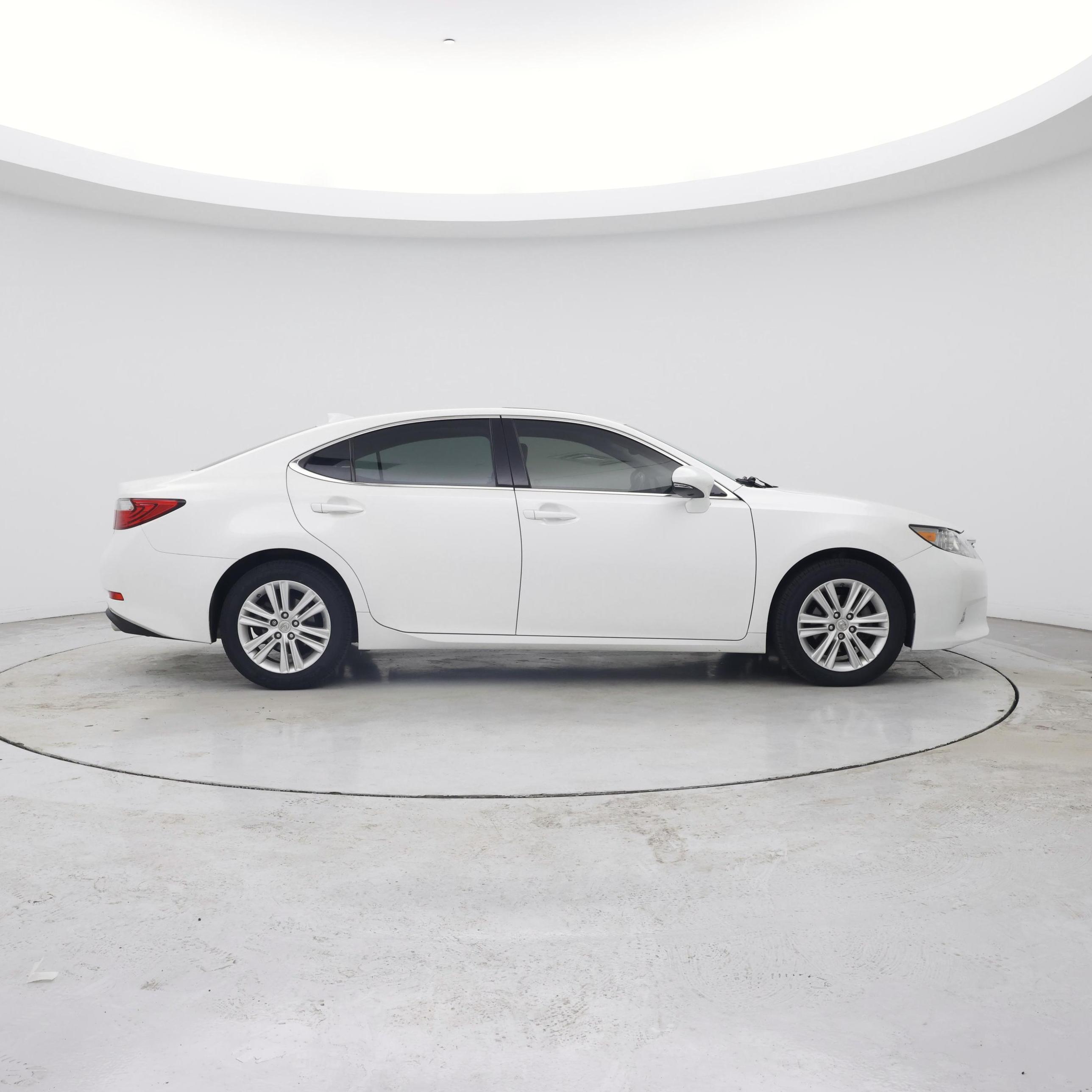 Thumbnail: 2015 Lexus ES - 7
