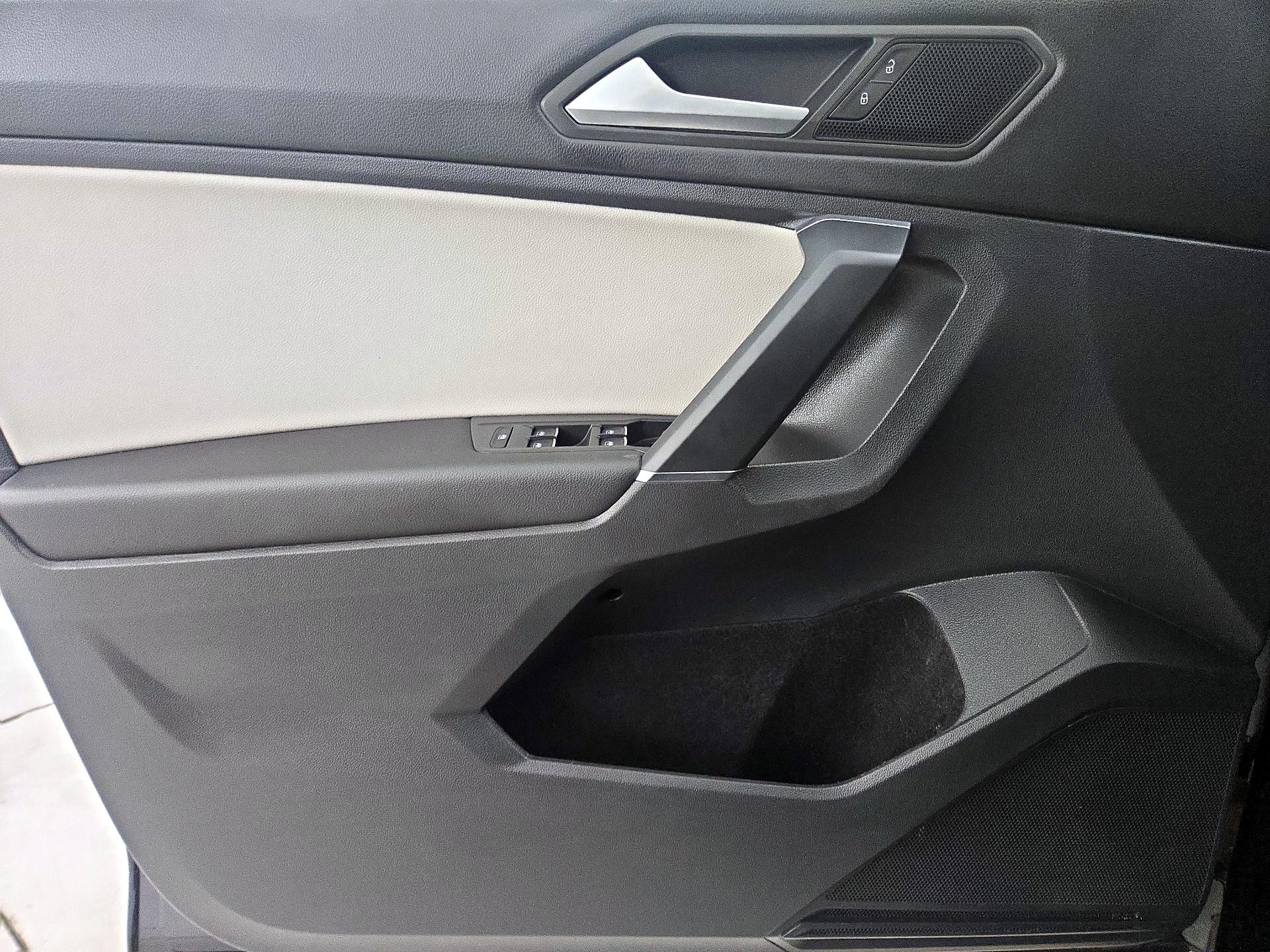 Thumbnail: 2020 Volkswagen Tiguan - 12