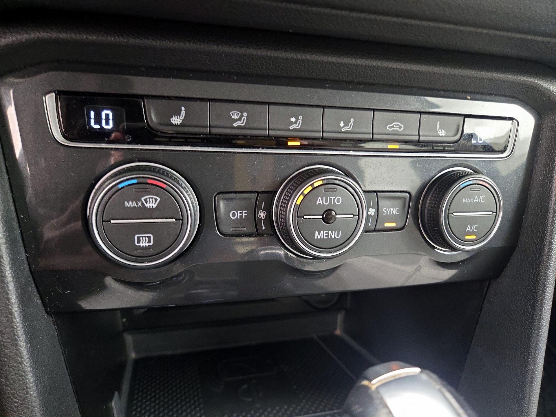 Thumbnail: 2020 Volkswagen Tiguan - 16
