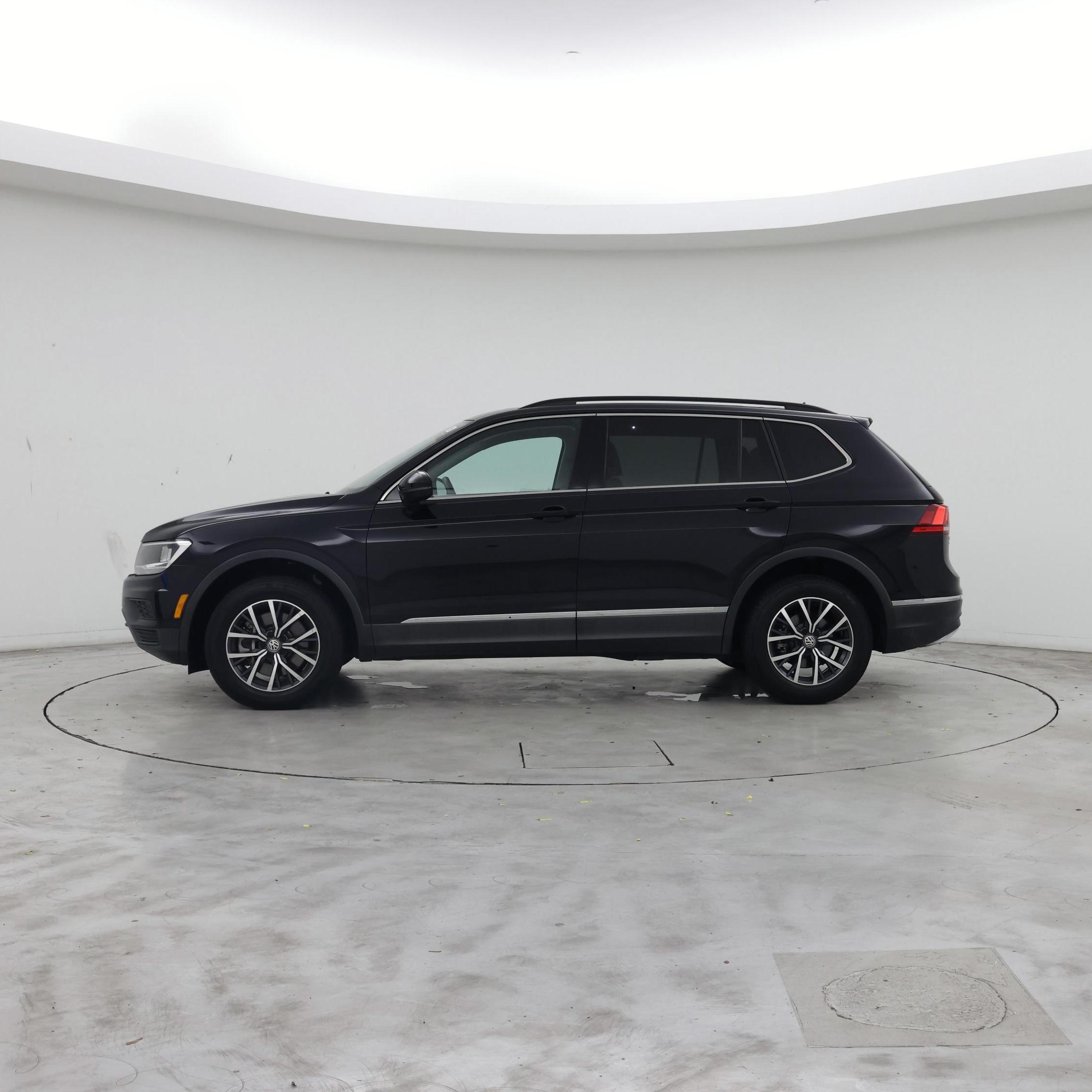 Thumbnail: 2020 Volkswagen Tiguan - 3