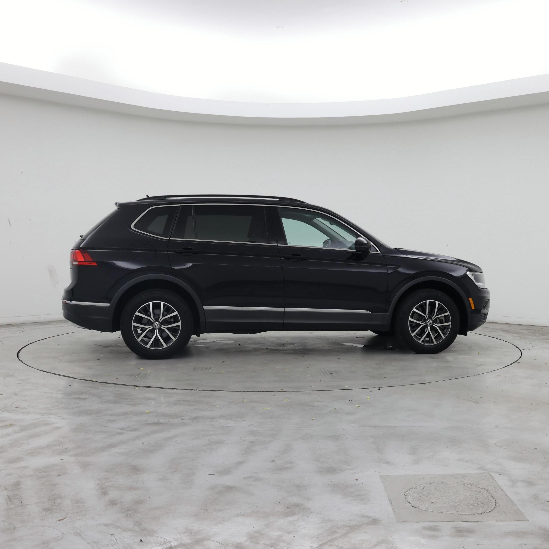 Thumbnail: 2020 Volkswagen Tiguan - 7